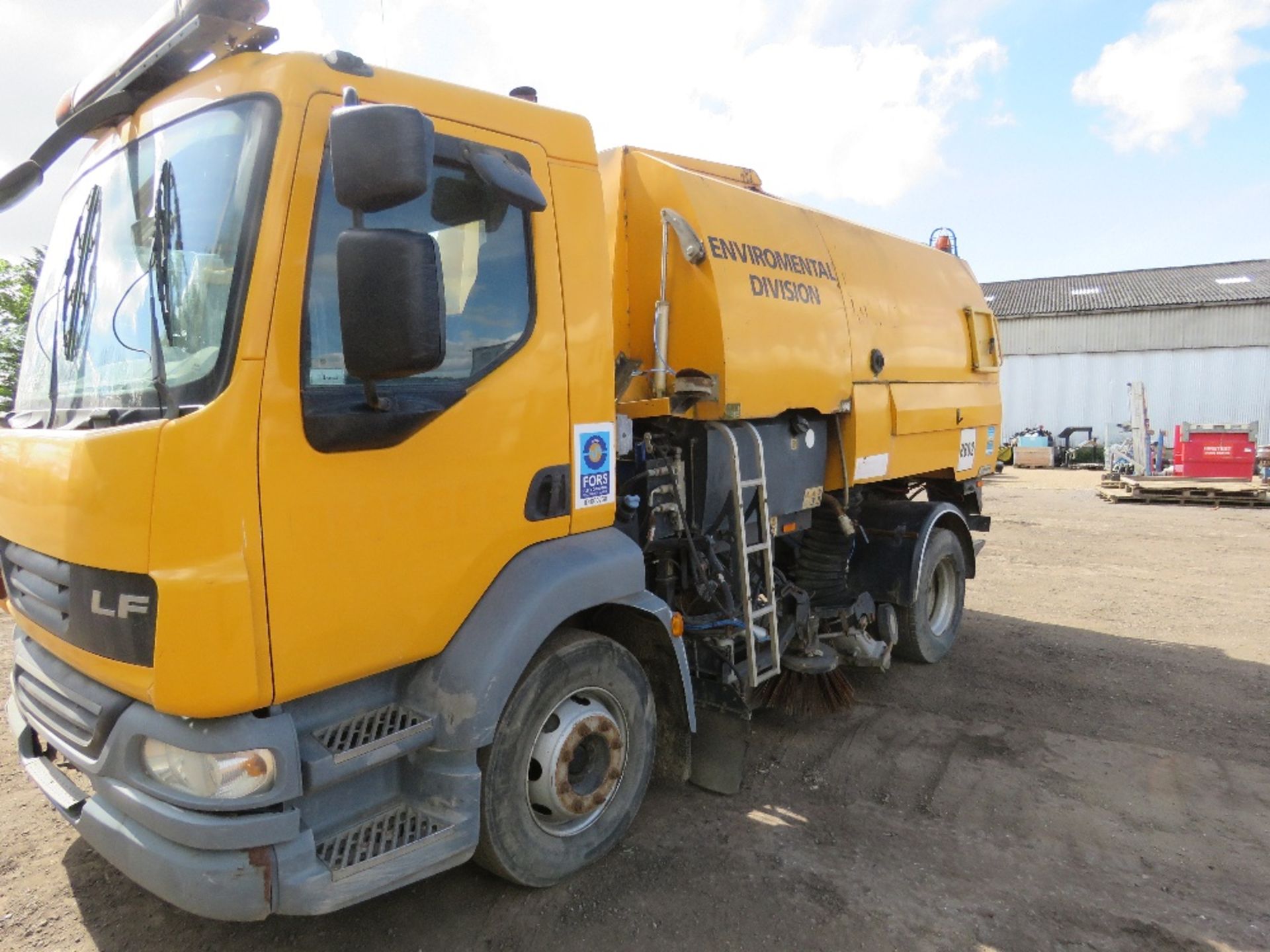 DAF LF JOHNSON ROAD SWEEPER REG:KE57 HLO. 131,934 REC KMS. WITH V5. MOT EXPIRED. FROM LOCAL COMPANY - Image 2 of 20