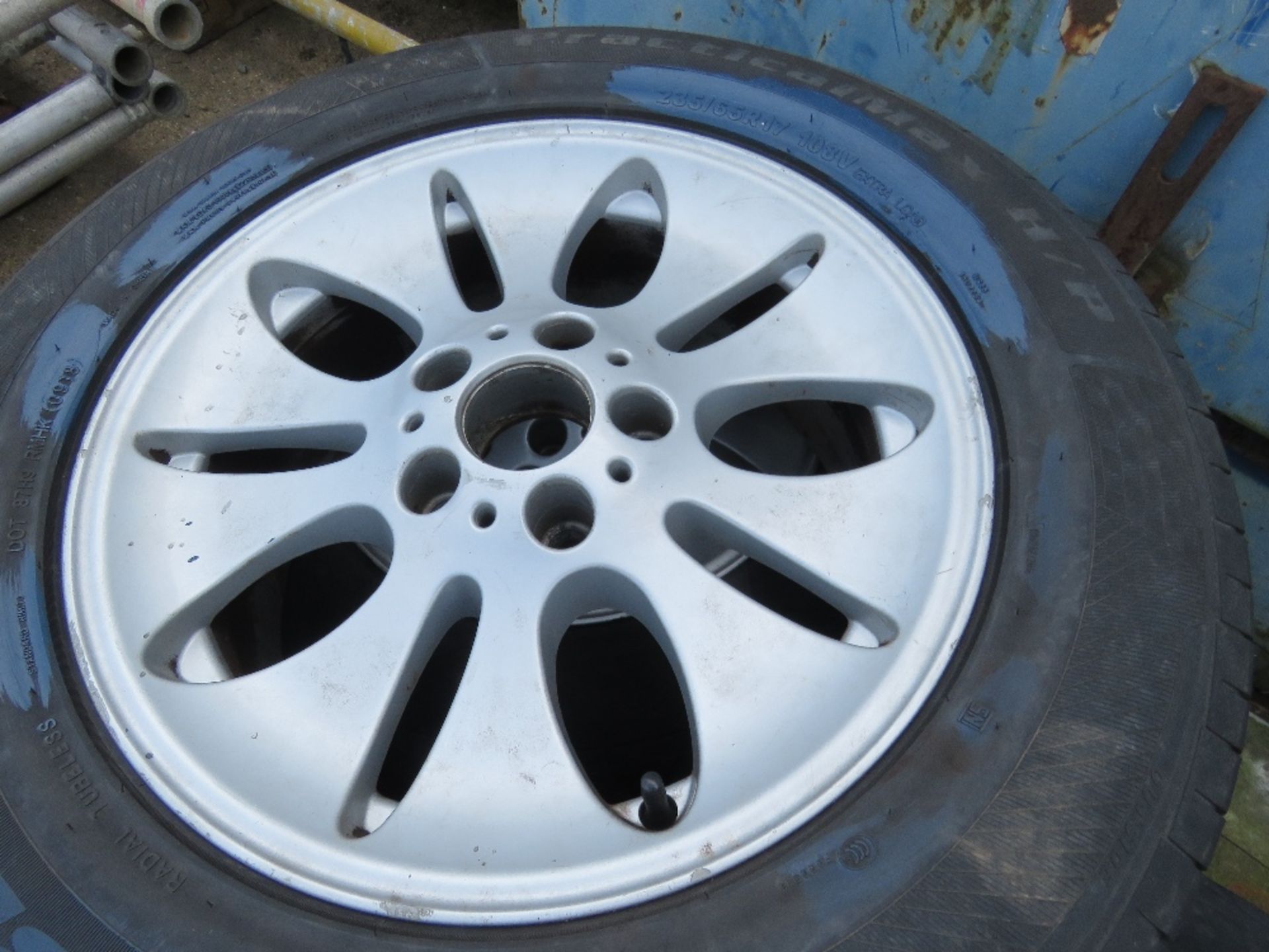 SET OF 4NO BMW 235/65R17 ALLOY WHEELS AND TYRES. - Image 4 of 6