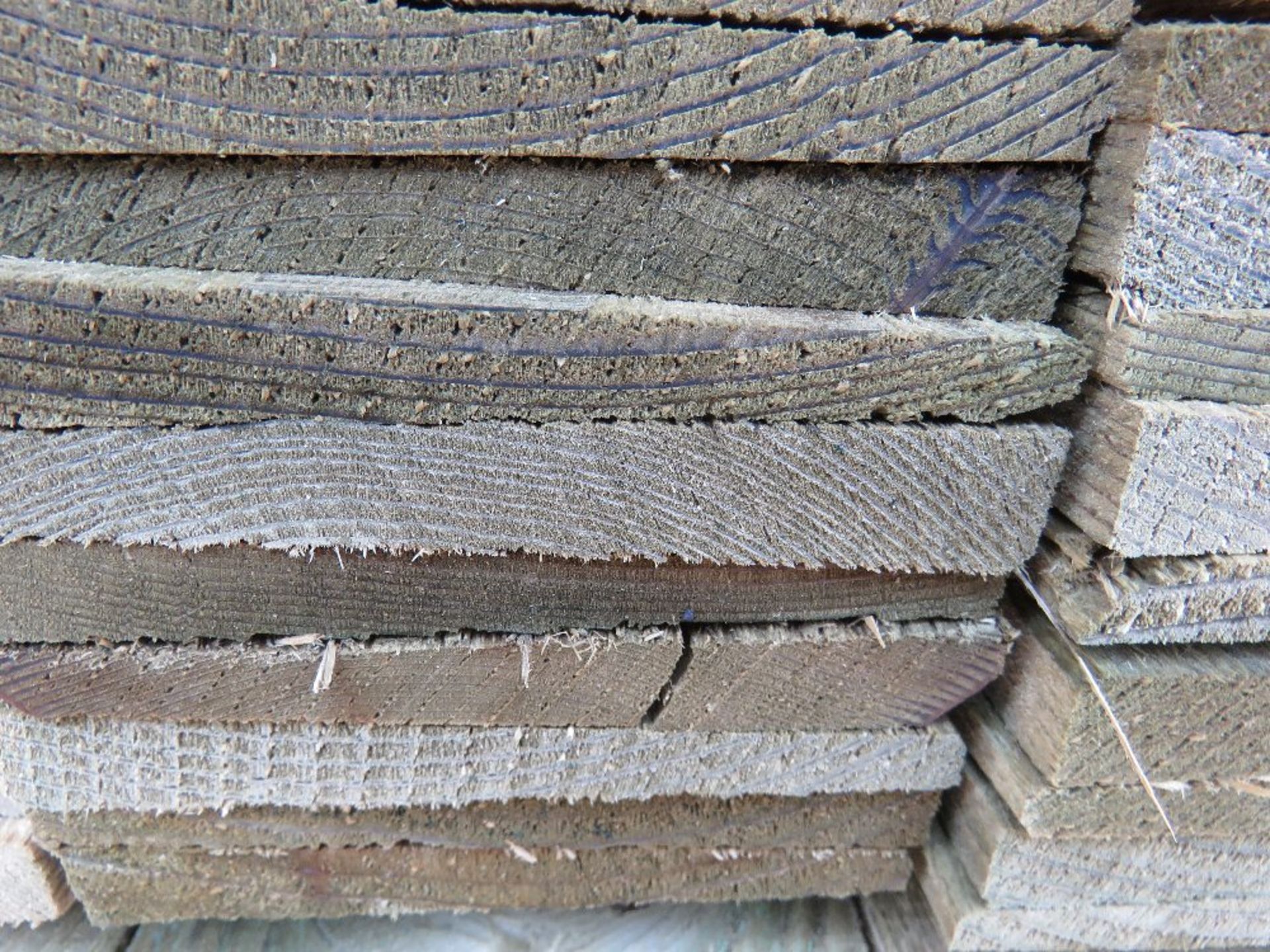 LARGE PACK OF PRESSURE TREATED FEATHER EDGE CLADDING TIMBER BOARDS 1.8M LENGTH X 100MM WIDTH APPROX. - Image 3 of 3