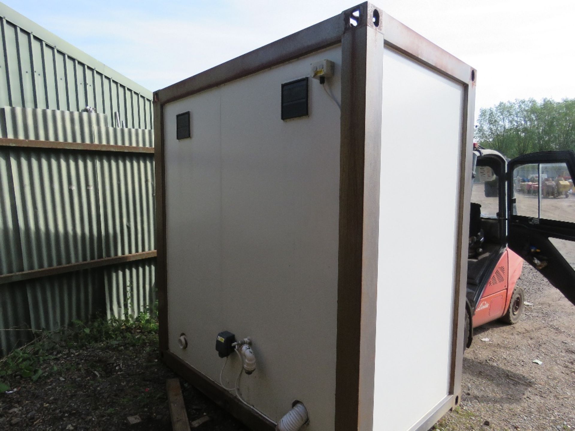 TWIN COMPARTMENT MAINS TOILET CABIN, 7FT X 4FT APPROX WITH ELECTRIC HOOK UP. ....THIS LOT IS SOLD UN - Image 13 of 14