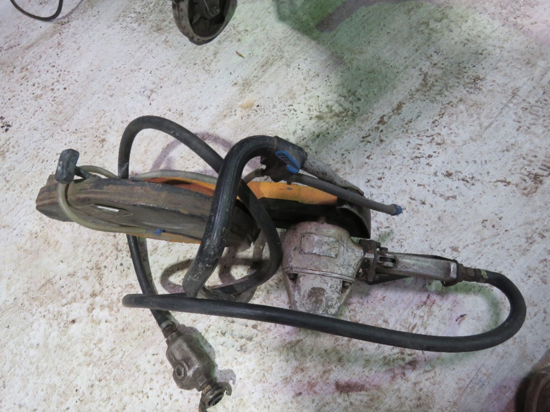 PARTNER AIR POWERED CUT OFF SAW.....THIS LOT IS SOLD UNDER THE AUCTIONEERS MARGIN SCHEME, THEREFORE - Image 3 of 4