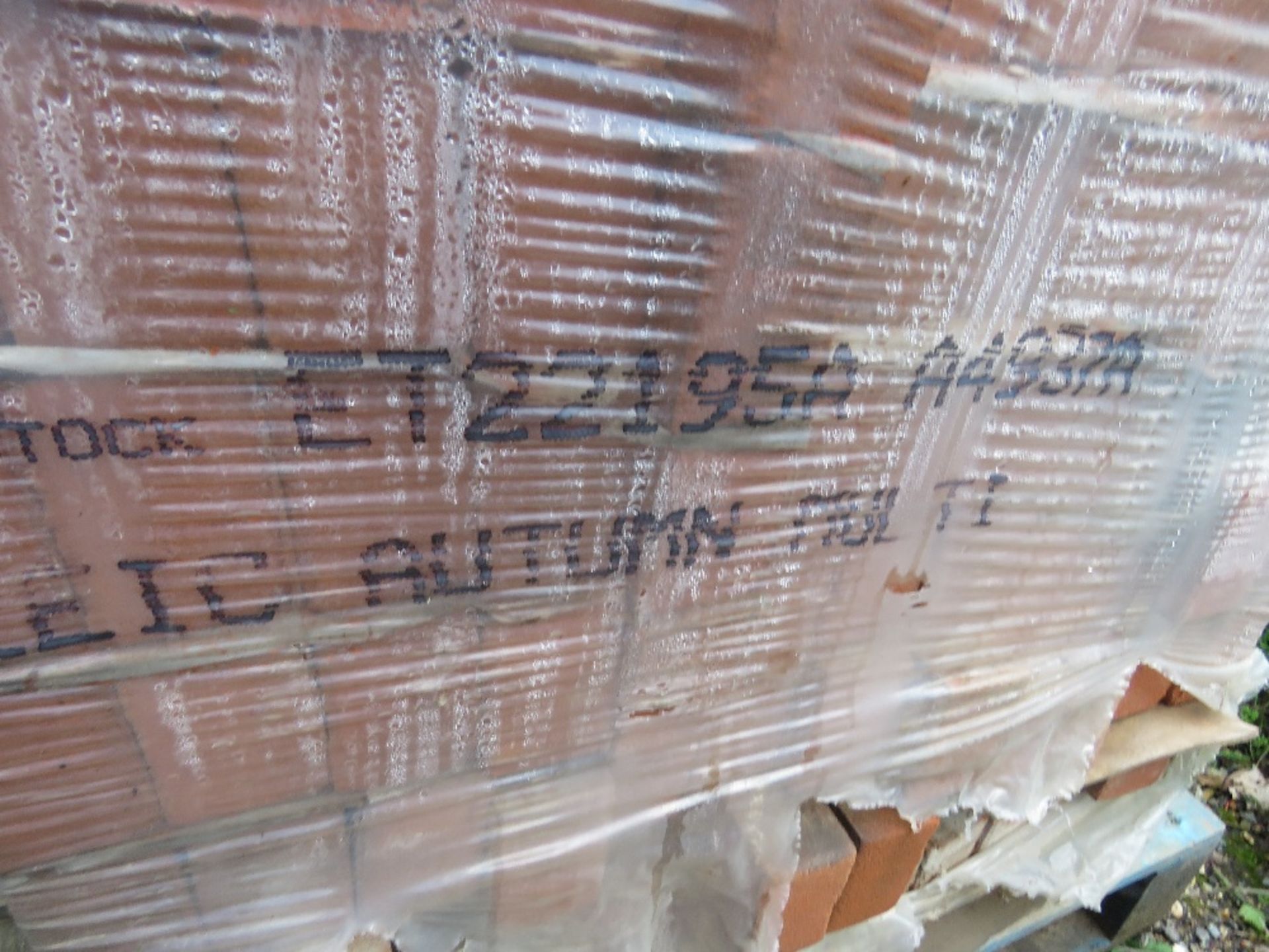 2NO PALLETS OF IBSTOCK LEICESTER AUTUMN MULTI RED BRICKS. 480NO IN EACH PACK APPROX. SURPLUS TO REQU - Image 2 of 5