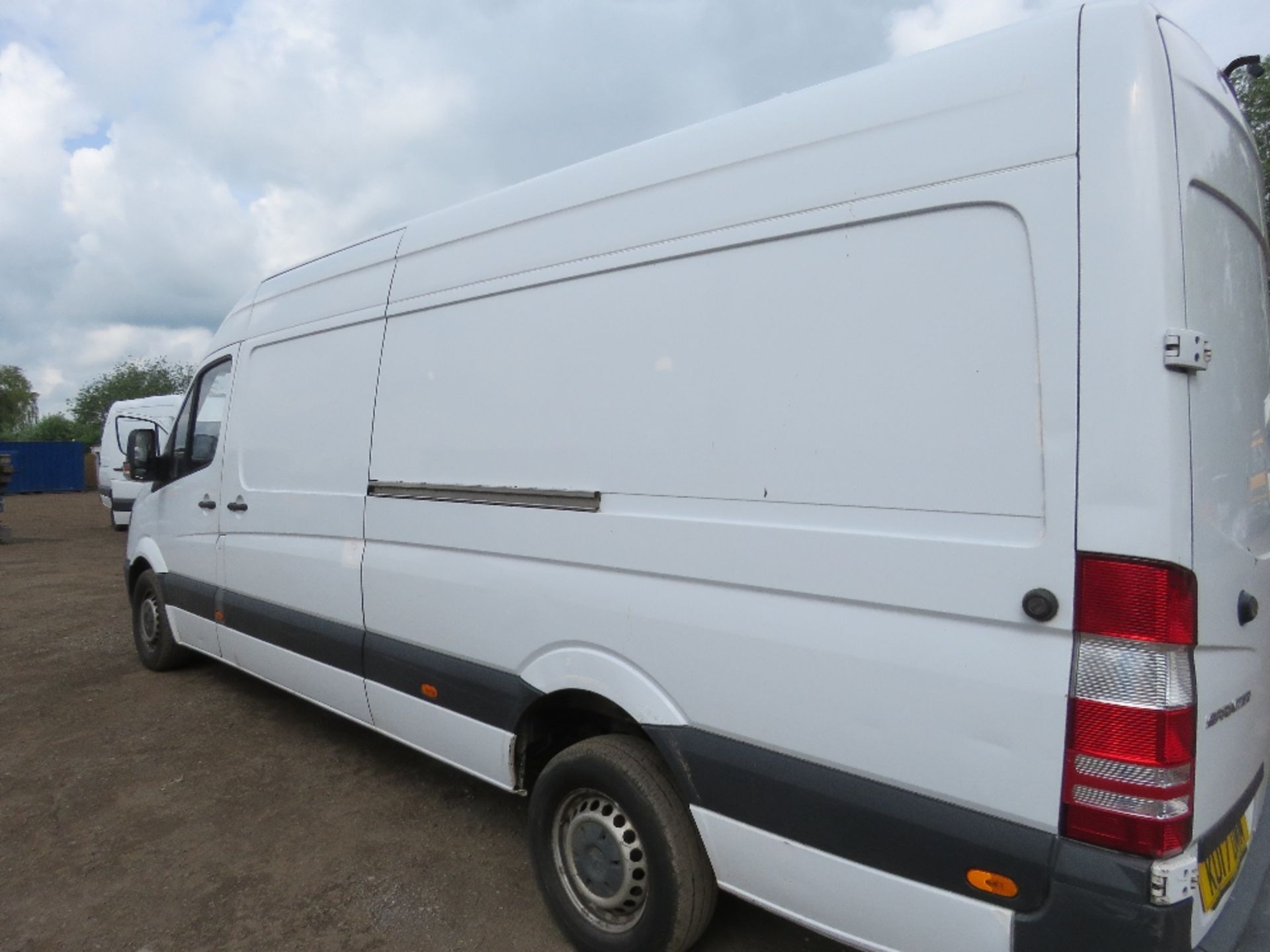 MERCEDES SPRINTER LWB PANEL VAN 2143CC DIESEL EURO 6 ENGINE REG:KU17 DMM. WITH V5 AND MOT UNTIL 17/0 - Image 6 of 23