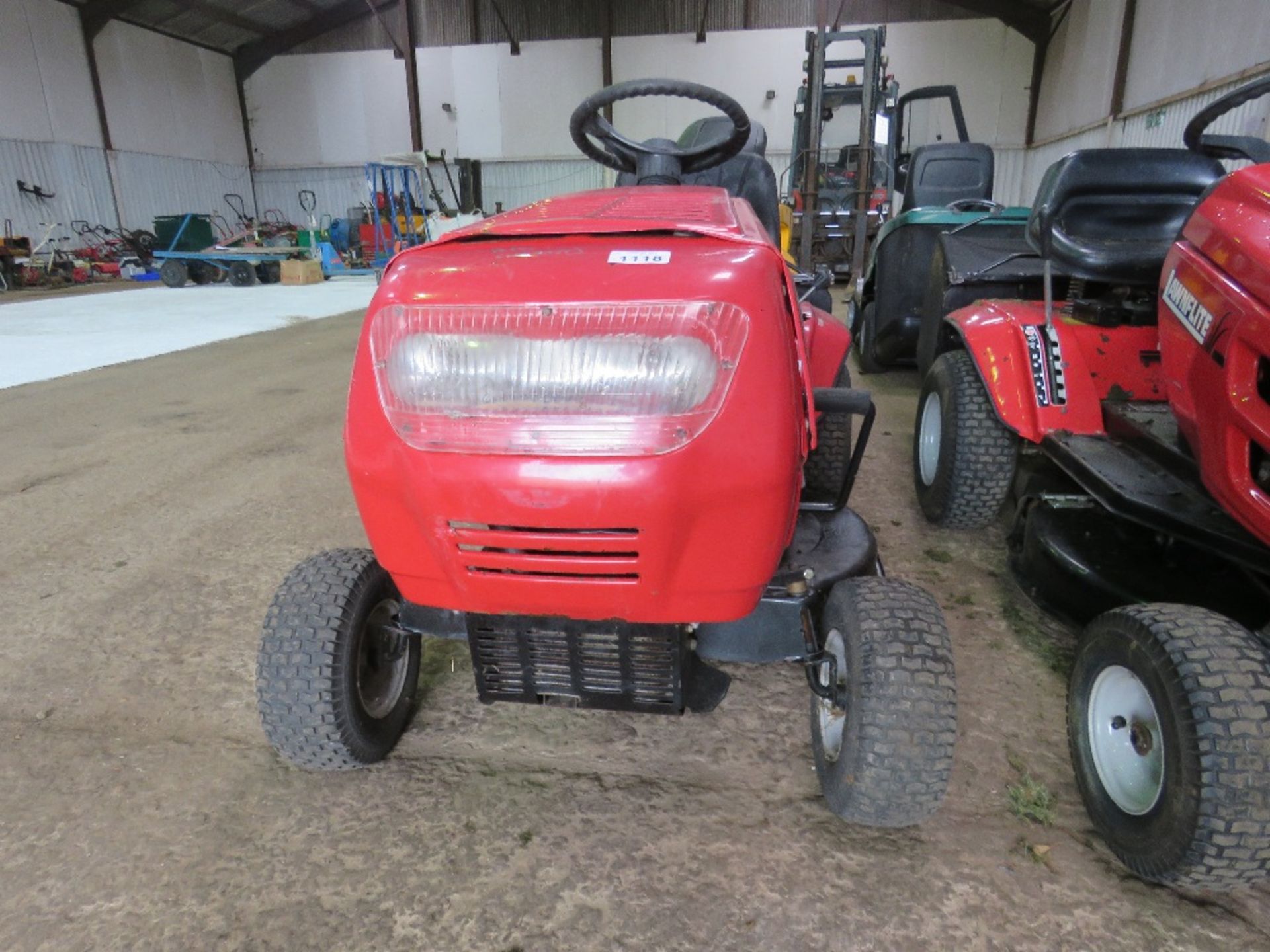 MTD SPIDER 76RD RIDER RIDE ON MOWER WITH COLLECTOR. WHEN BRIEFLY TESTED WAS SEEN TO RUN, DRIVE AND M - Image 3 of 10