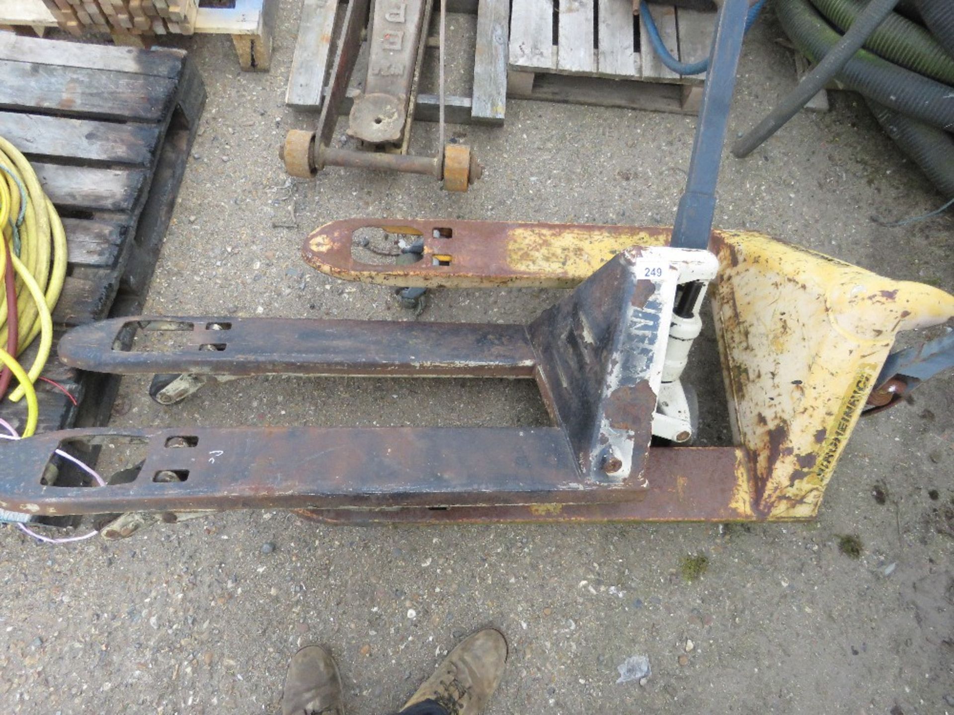2 X PALLET TRUCKS.....THIS LOT IS SOLD UNDER THE AUCTIONEERS MARGIN SCHEME, THEREFORE NO VAT WILL BE