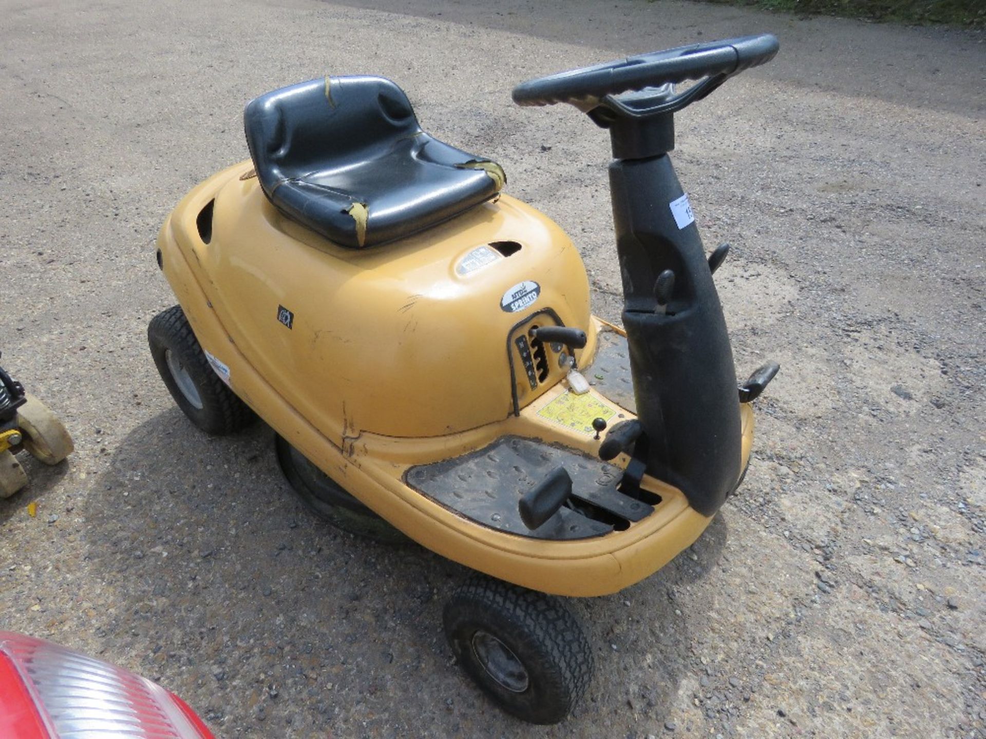 MTD SPRINTO BUG TYPE RIDE ON MOWER . WHEN TESTED WAS SEEN TO DRIVE AND MOWERS ENGAGED ....THIS LOT I