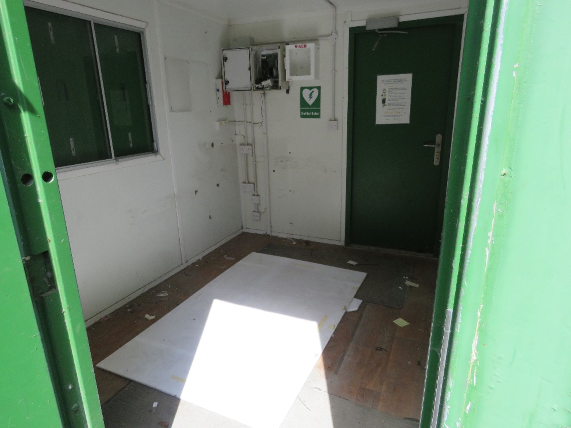 CONTAINERISED SITE OFFICE 10FT X 8FT APPROX WITH DOOR EITHER END. - Image 5 of 7