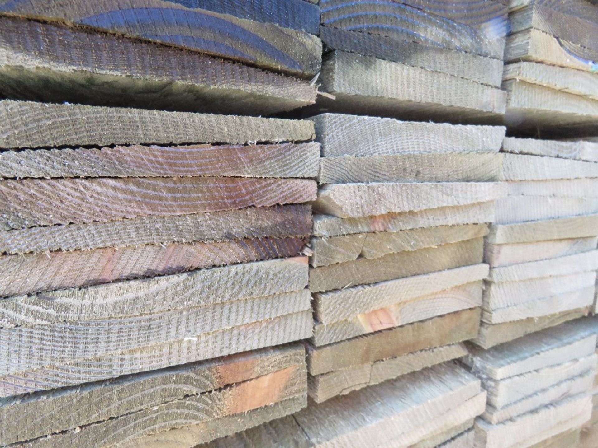 LARGE PACK OF PRESSURE TREATED FEATHER EDGE CLADDING TIMBER BOARDS 1.5M LENGTH X 100MM WIDTH APPROX. - Image 3 of 3