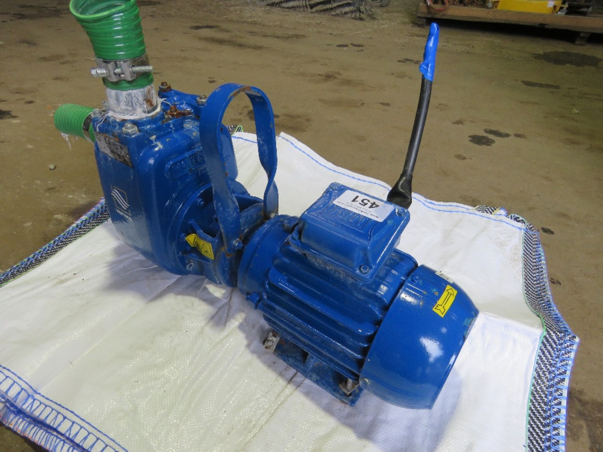 HIGH VOLUME WATER PUMP. WORKING WHEN REMOVED. DONE 4 MONTHS WORK ONLY. SOURCED FROM COMPANY LIQUIDA - Image 2 of 3