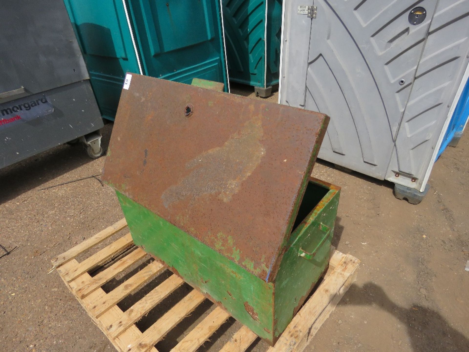 CONSTRUCTOR VAN SIZE TOOL VAULT.....THIS LOT IS SOLD UNDER THE AUCTIONEERS MARGIN SCHEME, THEREFORE - Image 3 of 3