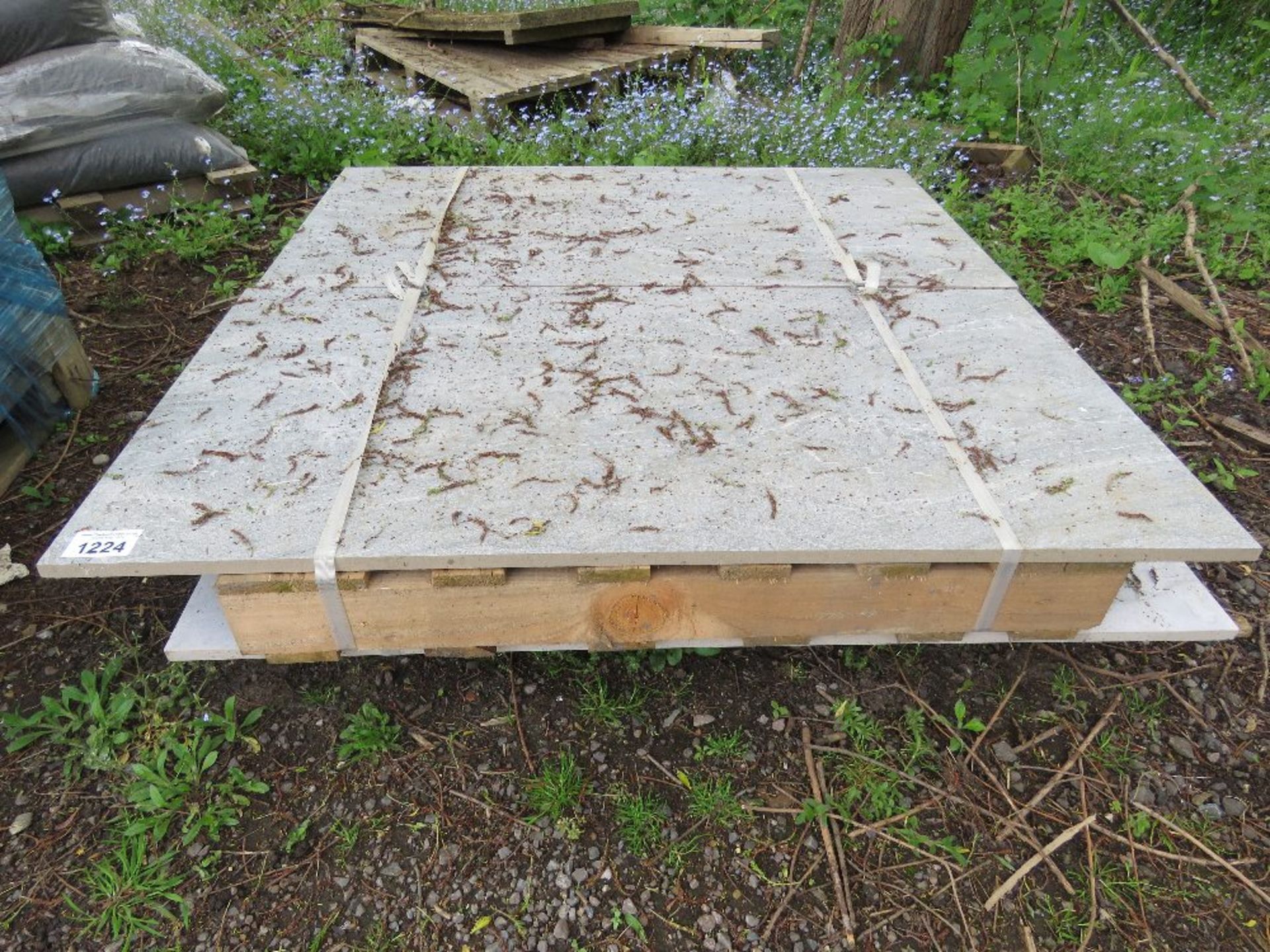 2 X PALLETS CONTAINING TABLE TOP MARBLE EFFECT SLABS.....THIS LOT IS SOLD UNDER THE AUCTIONEERS MARG