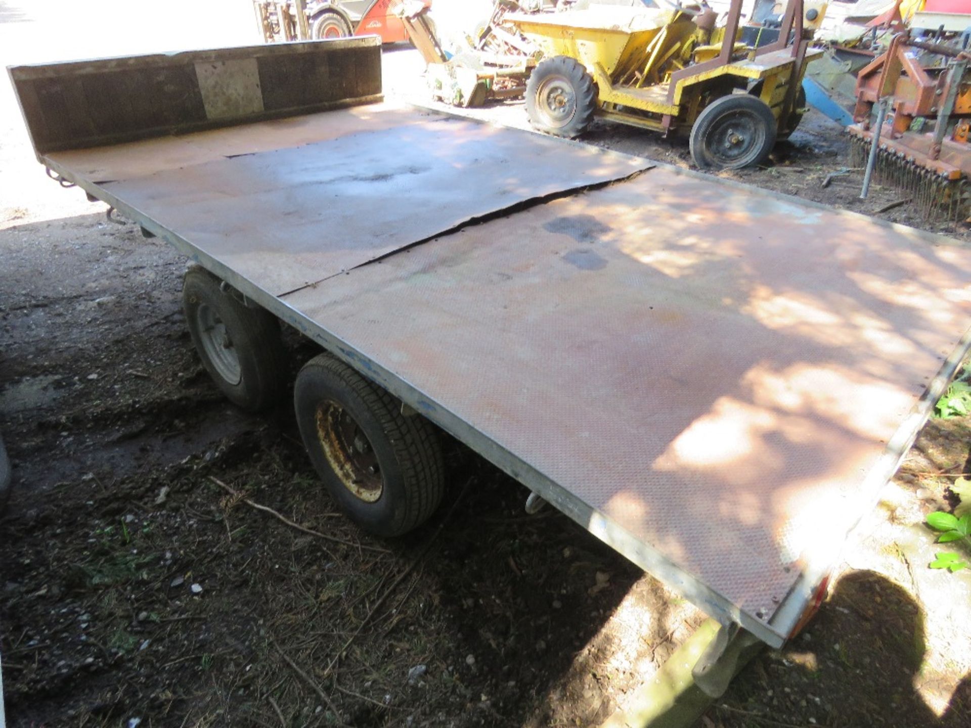 TWIN AXLED FLAT TRAILER, 10FT LENGTH APPROX, BALL HITCH COUPLING. - Image 8 of 9