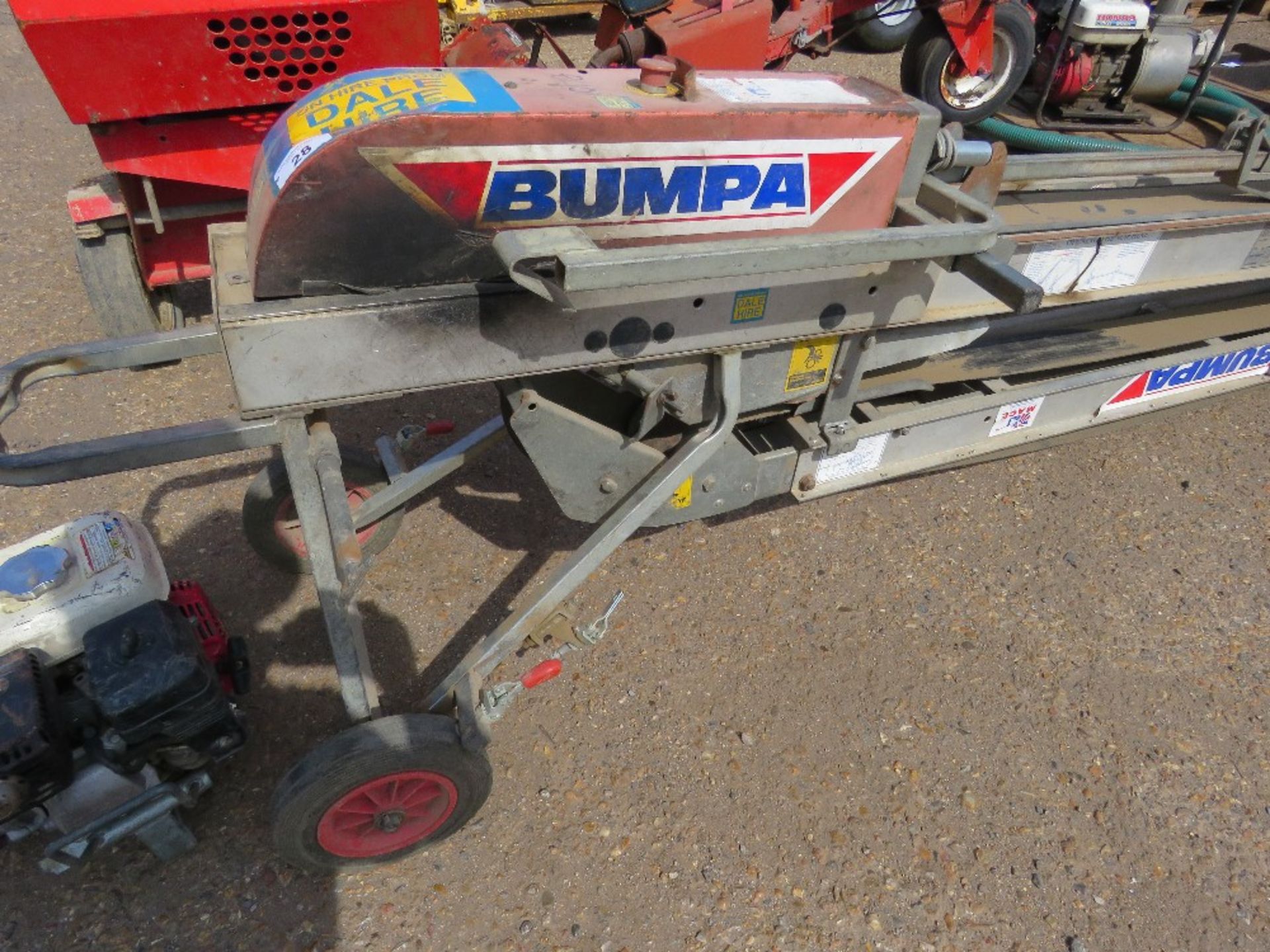 BUMPA PETROL ENGINED TILE HOIST WITH HONDA ENGINE, 32FT OVERALL LENGTH APPROX. - Image 5 of 15