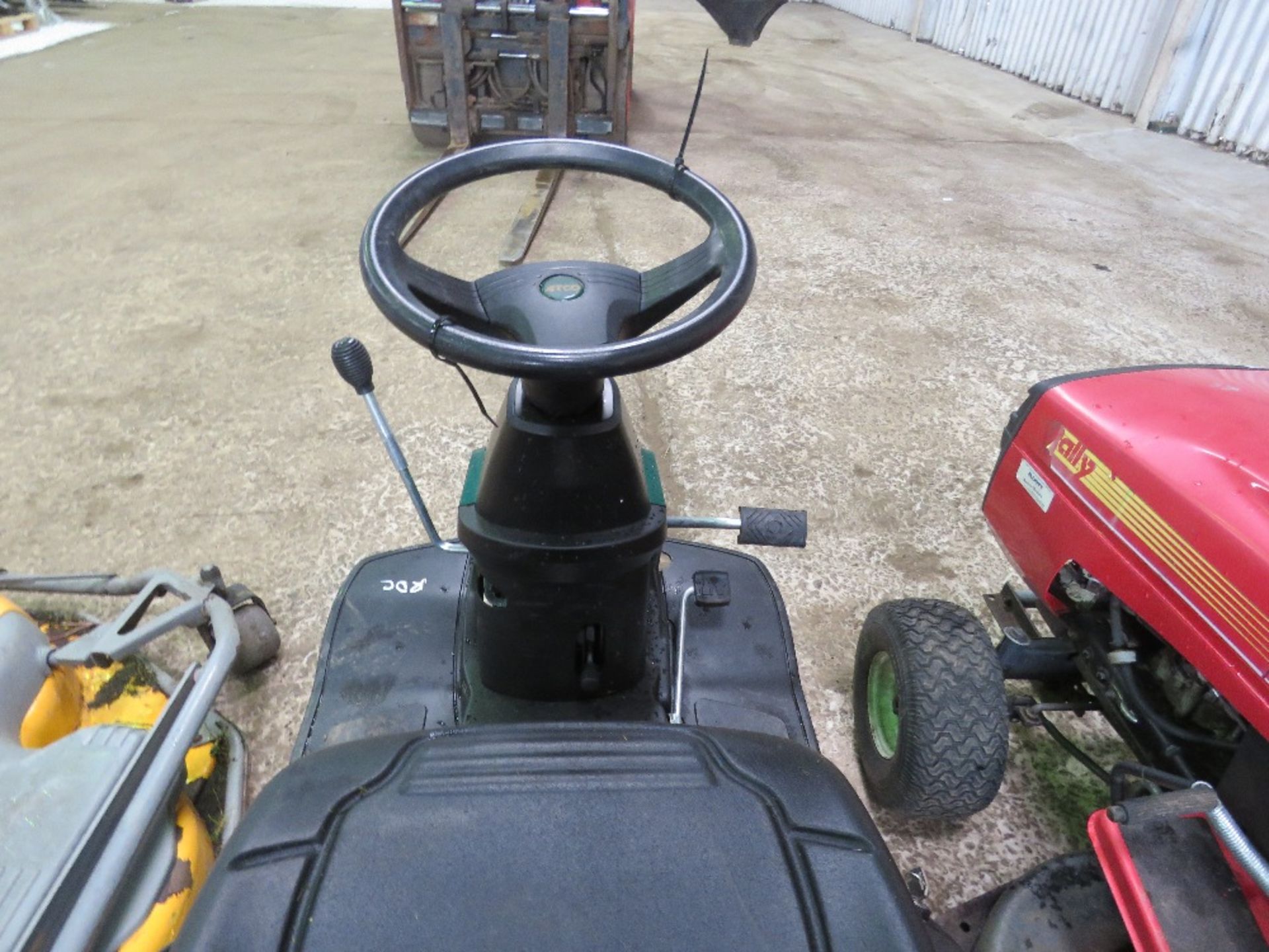 ATCO RIDER RIDE ON MOWER WITH COLLECTOR. WHEN BRIEFLY TESTED WAS SEEN TO RUN, DRIVE AND MOWERS ENGAG - Image 6 of 6