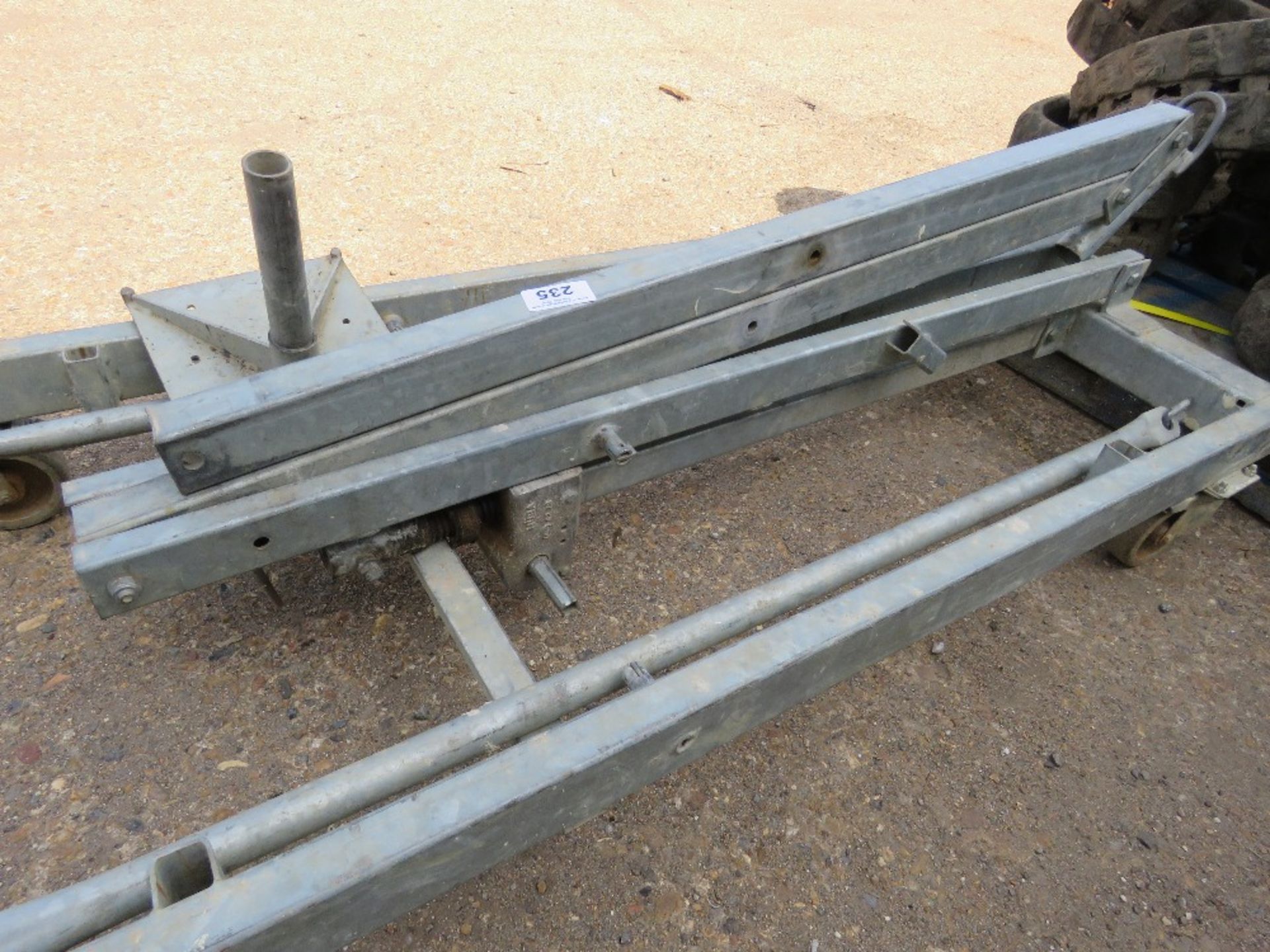 GALVANISED PLASTER BOARD LIFTING FRAME.....THIS LOT IS SOLD UNDER THE AUCTIONEERS MARGIN SCHEME, THE - Image 3 of 4