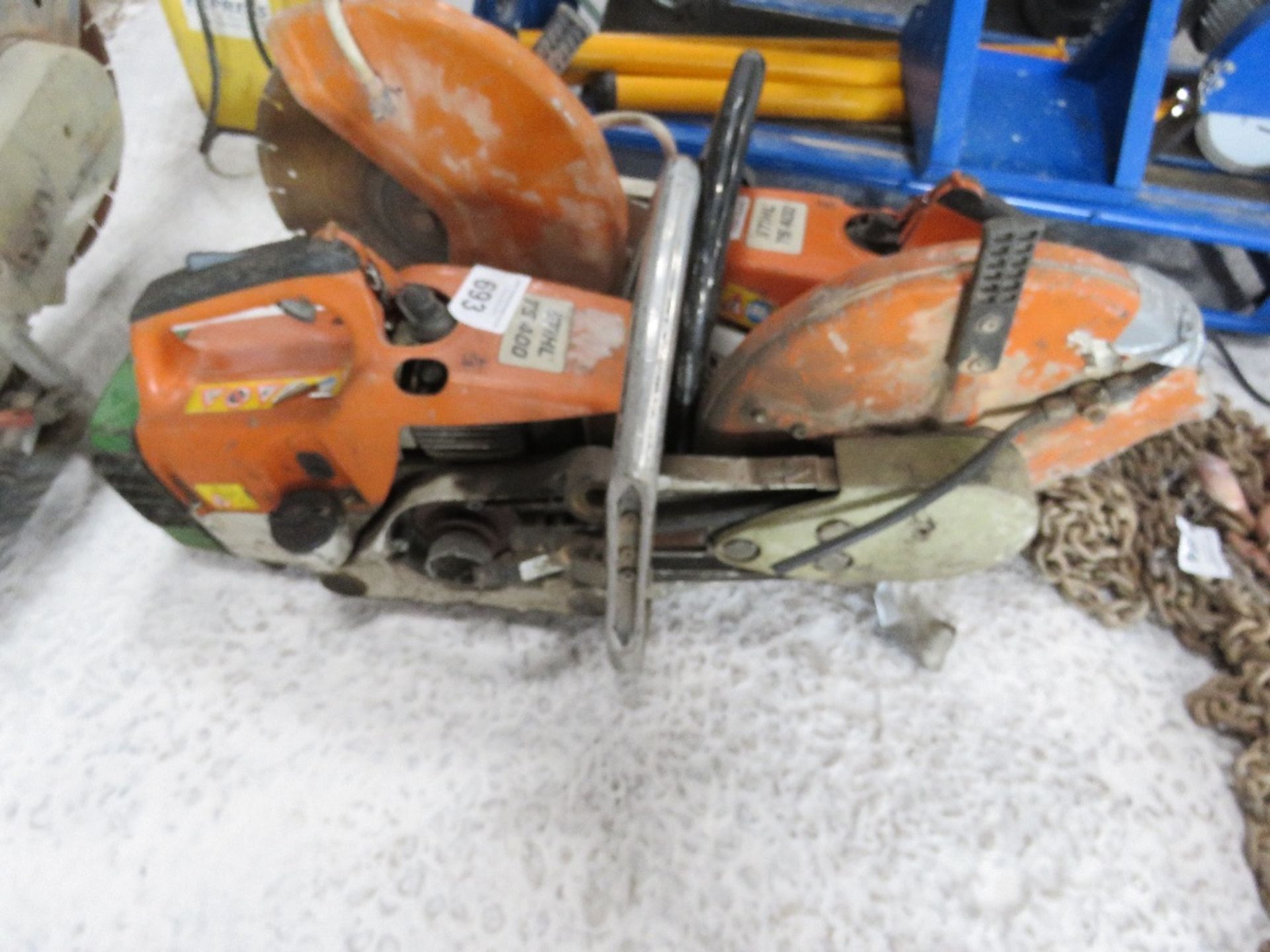 3 X STIHL TS400 PETROL SAWS FOR SPARES OR REPAIR.....THIS LOT IS SOLD UNDER THE AUCTIONEERS MARGIN S - Image 5 of 6