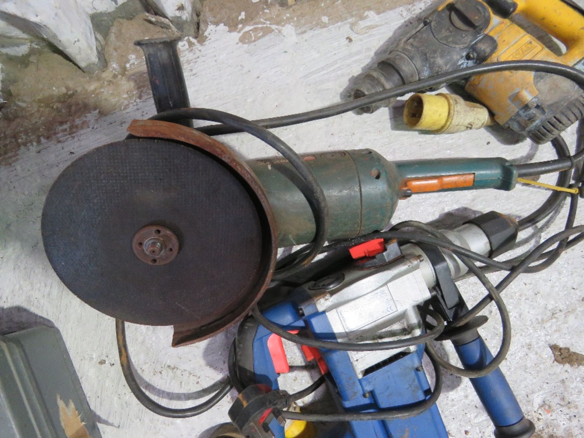 2 X BREAKER DRILLS PLUS A GRINDER.....THIS LOT IS SOLD UNDER THE AUCTIONEERS MARGIN SCHEME, THEREFOR - Bild 4 aus 8