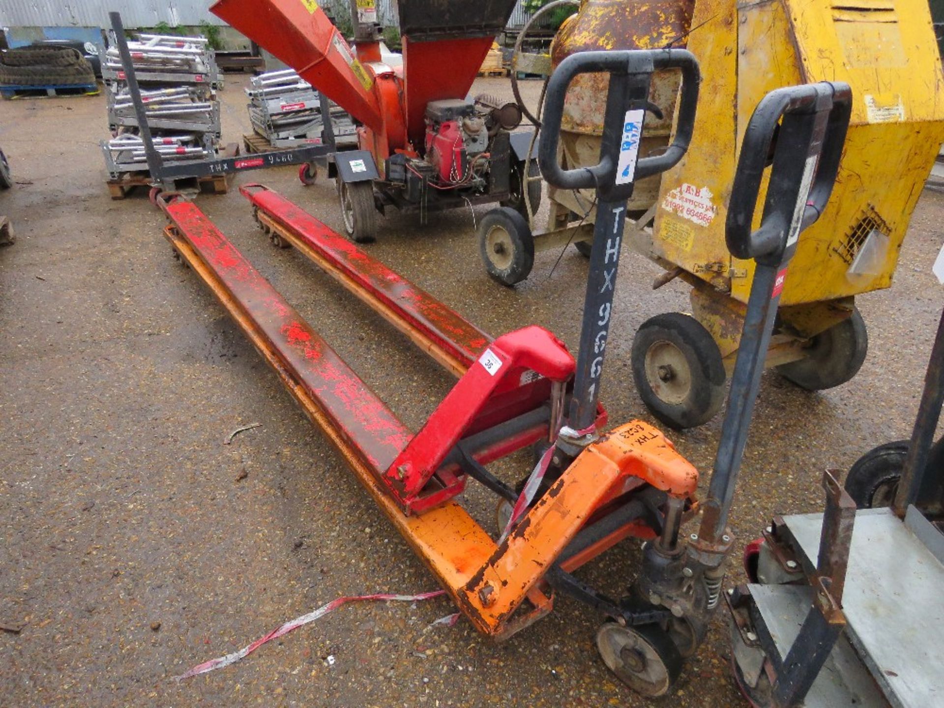 2 X EXTRA LONG TINED PALLET TRUCKS, 10FT LENGTH APPROX THX9661,8023 - Image 3 of 5