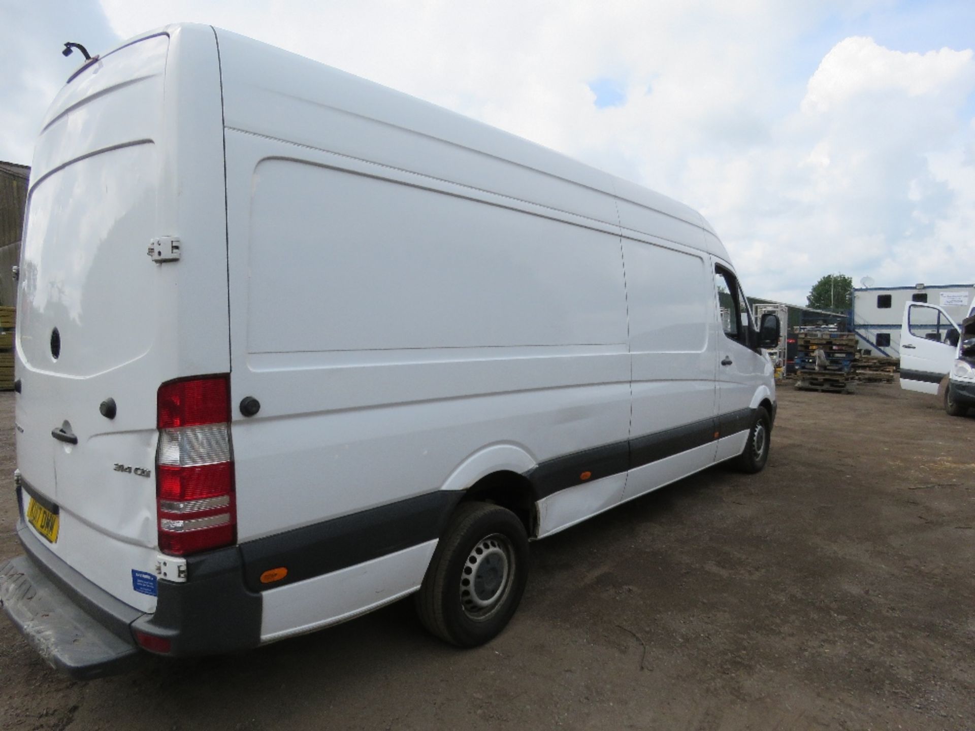 MERCEDES SPRINTER LWB PANEL VAN 2143CC DIESEL EURO 6 ENGINE REG:KU17 DMM. WITH V5 AND MOT UNTIL 17/0 - Image 10 of 23