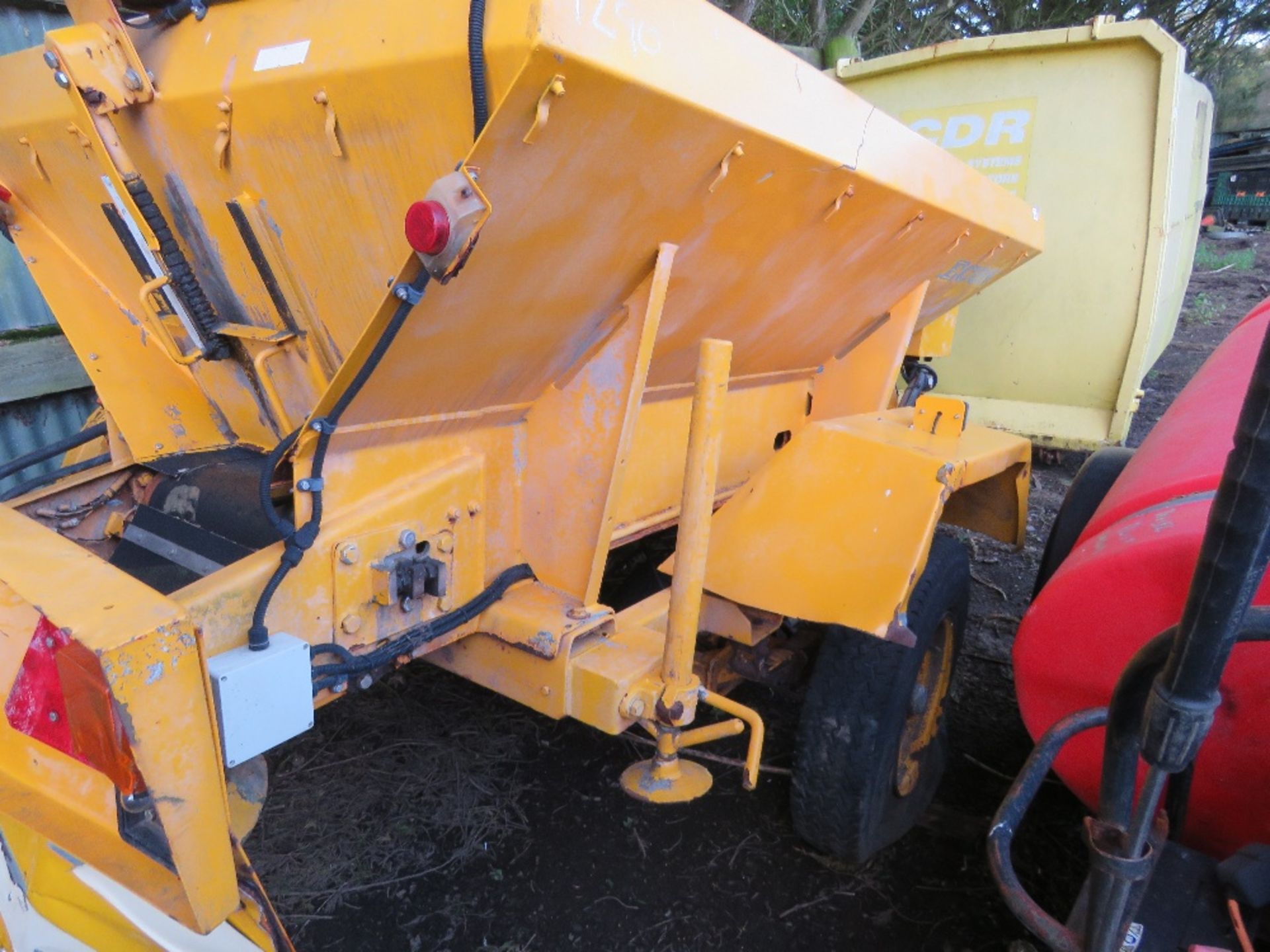 CHARITY LOT!! ECON SINGLE AXLED TOWED SALT SPREADER WITH WHEEL DRIVEN HYDRAULIC SYSTEM. UNUSED FOR - Image 11 of 14