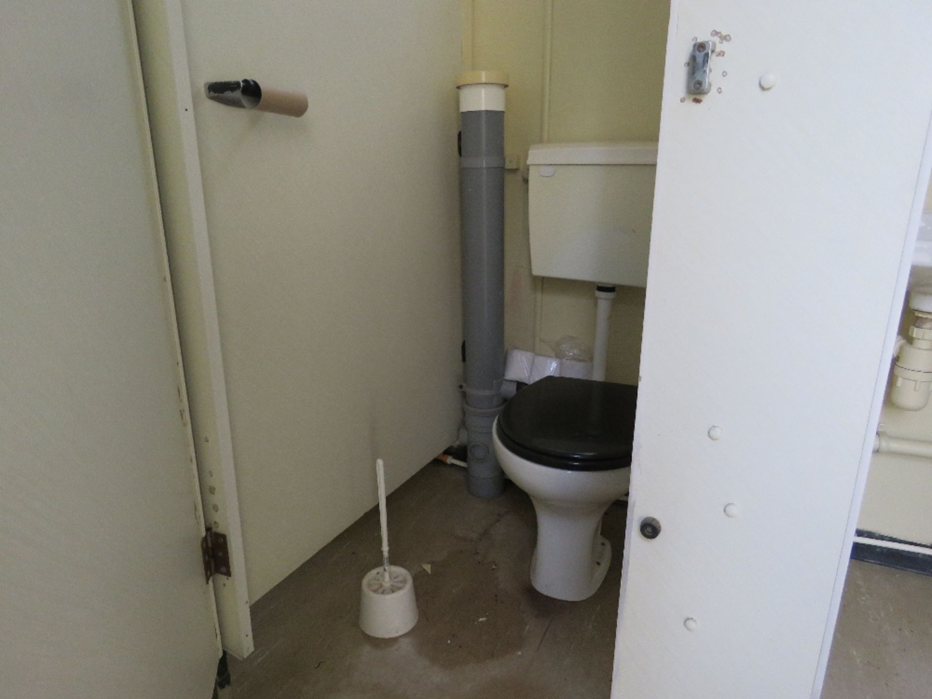 SINGLE AXLED TOWED TOILET BLOCK 12FT X 7FT APPROX. COMPRISES SINGLE WC WITH SINK FOR LADIES, GENTS H - Image 9 of 13