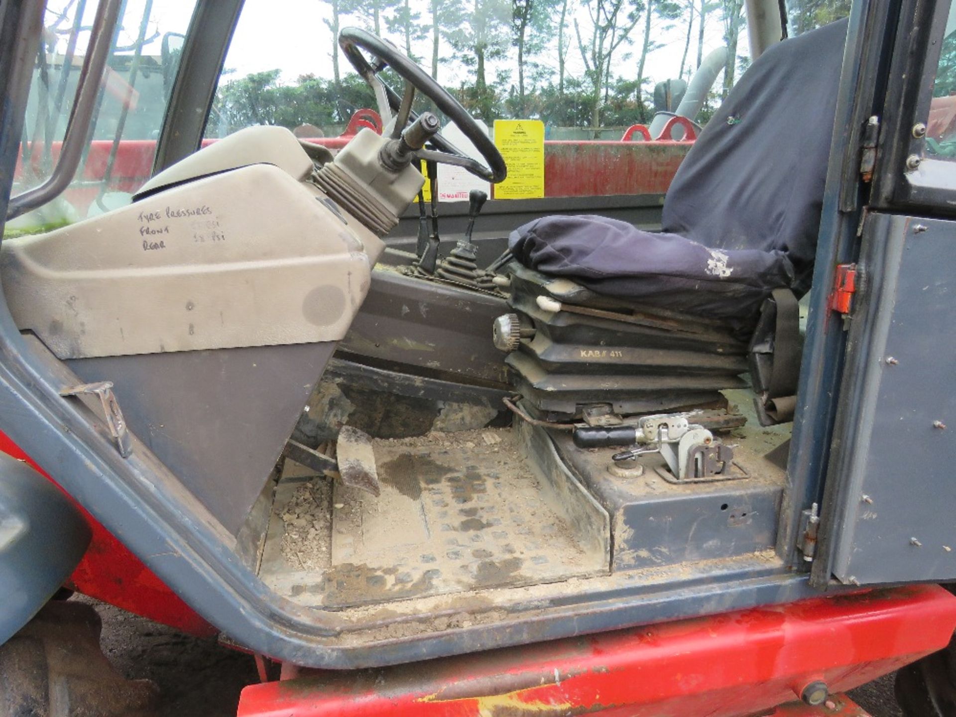 MANITOU MT1233S TELESCOPIC HANDLER, YEAR 2001 BUILD. 7946 REC HOURS. SN:1167930. THE TELEHANDLER IS - Image 8 of 13