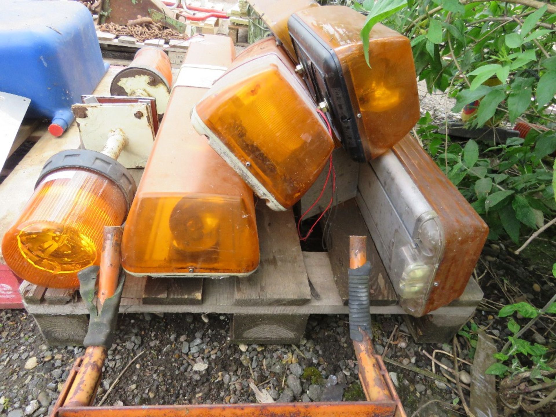 TRUCK LIGHT BARS PLUS HAND WASH SETS, EX UTILITY VEHICLES.....THIS LOT IS SOLD UNDER THE AUCTIONEERS - Image 6 of 6