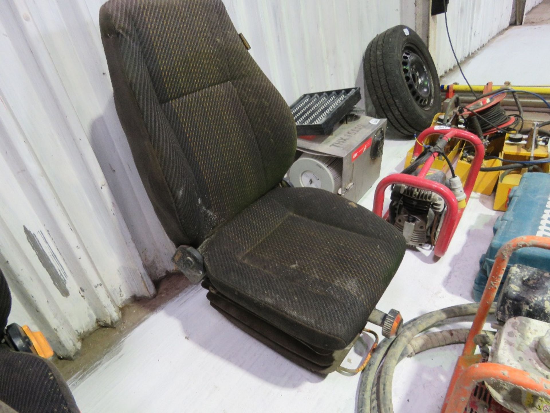 ISRI ADJUSTABLE MACHINE / TRUCK DRIVERS SEAT.....THIS LOT IS SOLD UNDER THE AUCTIONEERS MARGIN SCHEM - Image 2 of 3