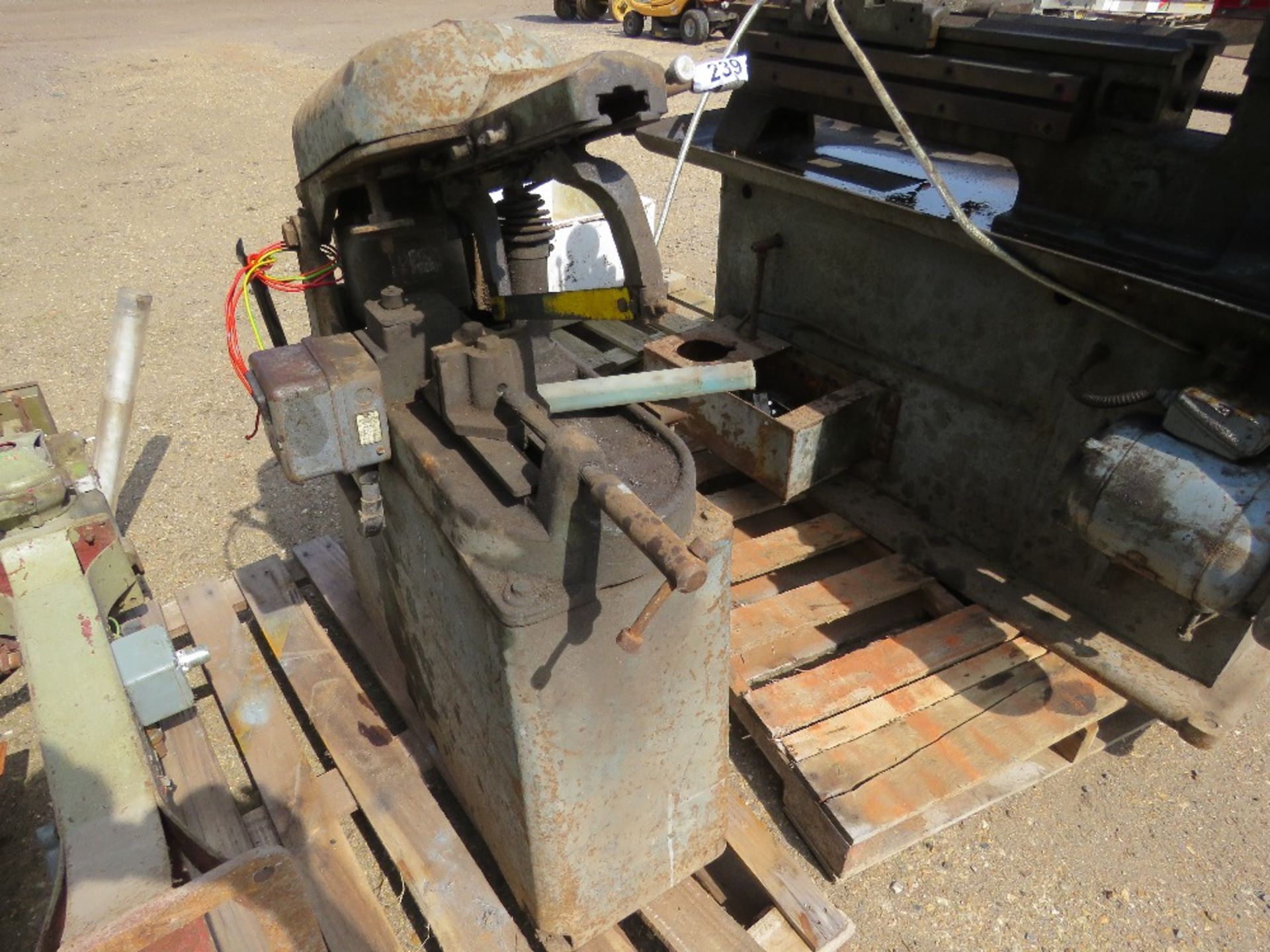 POWER HACKSAW PLUS A PEDESTAL GRINDER.....THIS LOT IS SOLD UNDER THE AUCTIONEERS MARGIN SCHEME, THER - Image 6 of 6