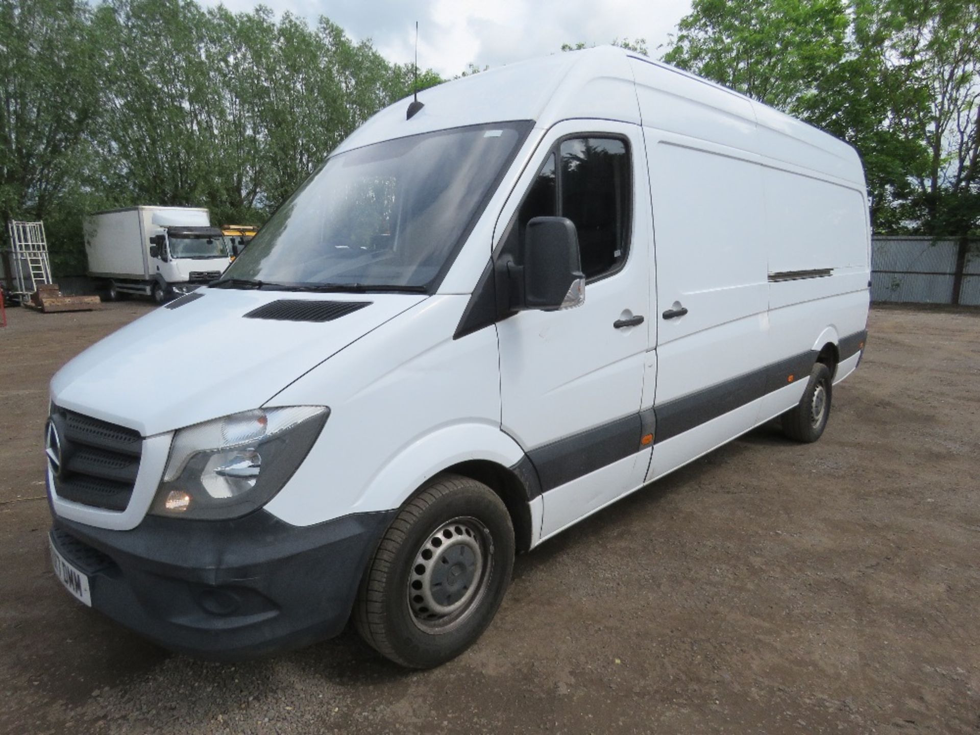 MERCEDES SPRINTER LWB PANEL VAN 2143CC DIESEL EURO 6 ENGINE REG:KU17 DMM. WITH V5 AND MOT UNTIL 17/0 - Image 4 of 23