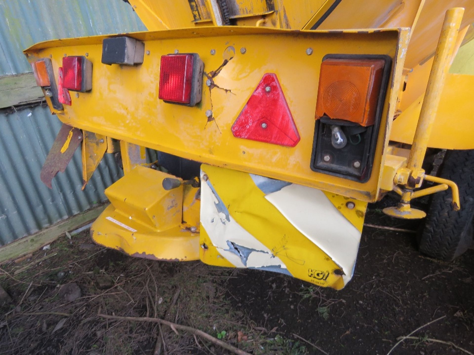 CHARITY LOT!! ECON SINGLE AXLED TOWED SALT SPREADER WITH WHEEL DRIVEN HYDRAULIC SYSTEM. UNUSED FOR - Image 10 of 14