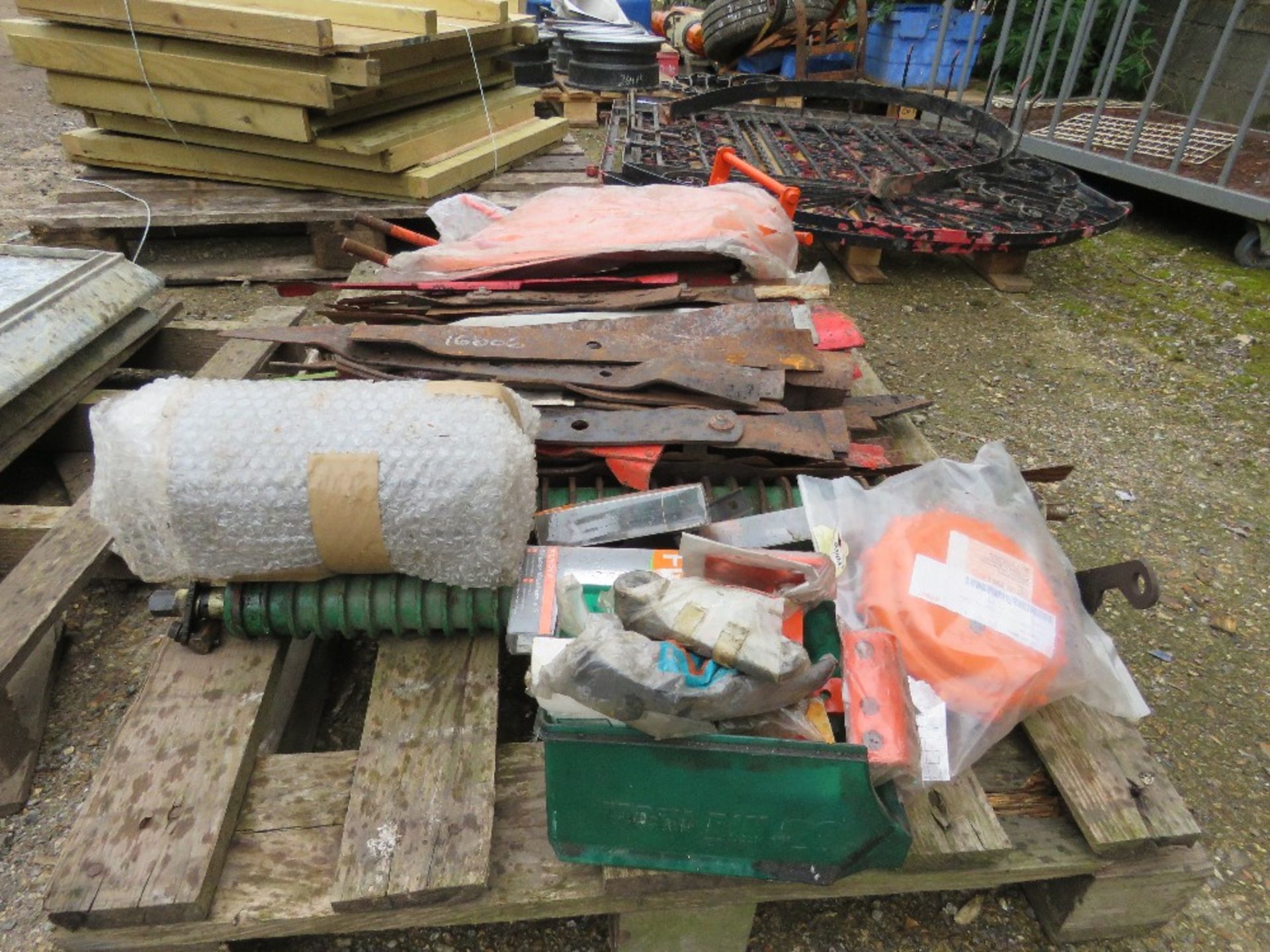 PALLET OF ASSORTED MOWER SPARES.....THIS LOT IS SOLD UNDER THE AUCTIONEERS MARGIN SCHEME, THEREFORE - Image 2 of 4