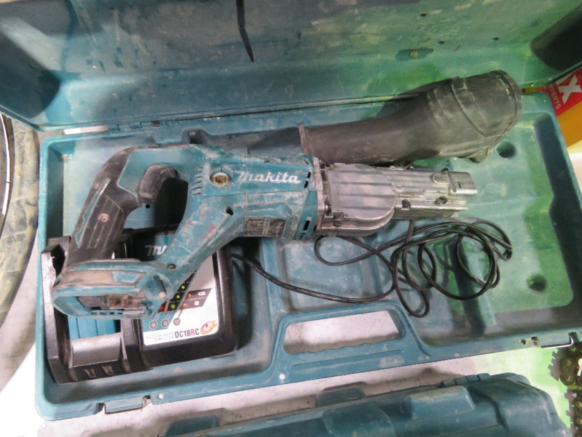 2 X MAKITA BATTERY POWERED RECIPROCATING SAWS IN CASES THX13879,12543 - Image 4 of 4