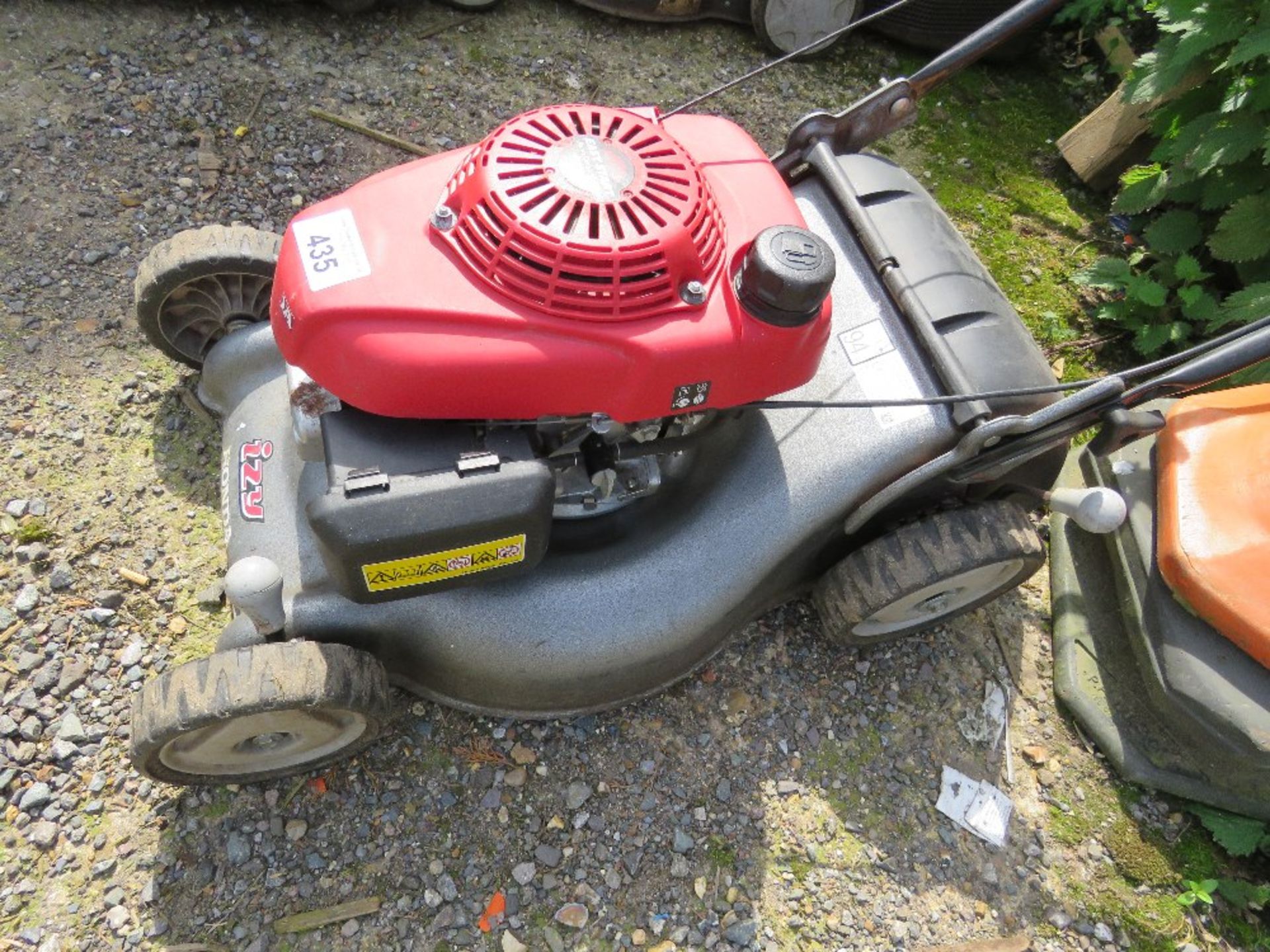 HONDA IZY PETROL ENGINED MOWER NO COLLECTOR. ....THIS LOT IS SOLD UNDER THE AUCTIONEERS MARGIN SCHE - Image 3 of 4