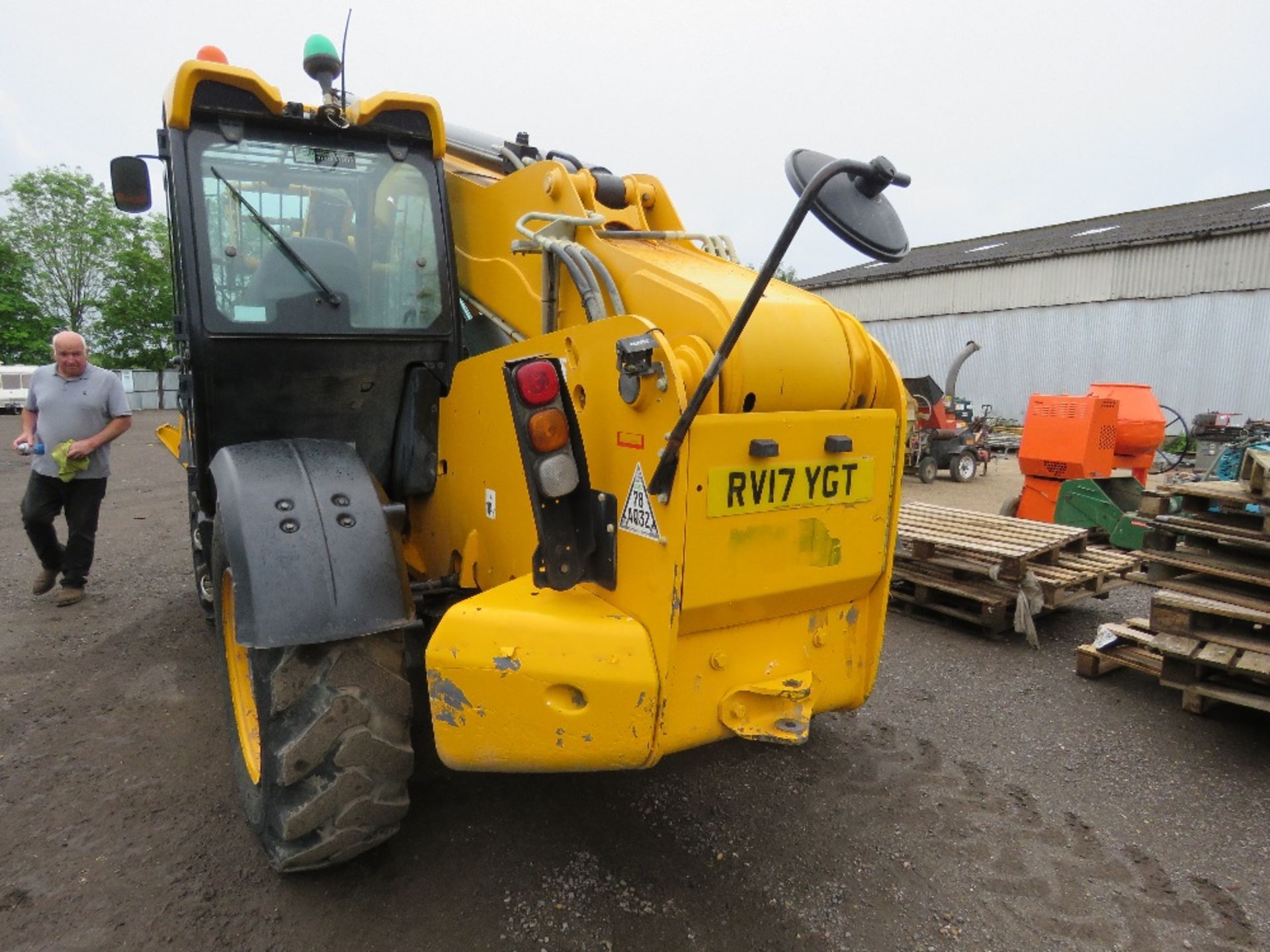 JCB 540-140 TELEHANDLER FORKLIFT YEAR 2017 BUILD, 14METRE REACH, 4 TONNE LIFT. REG:RV17 YGT WITH CO - Image 3 of 12