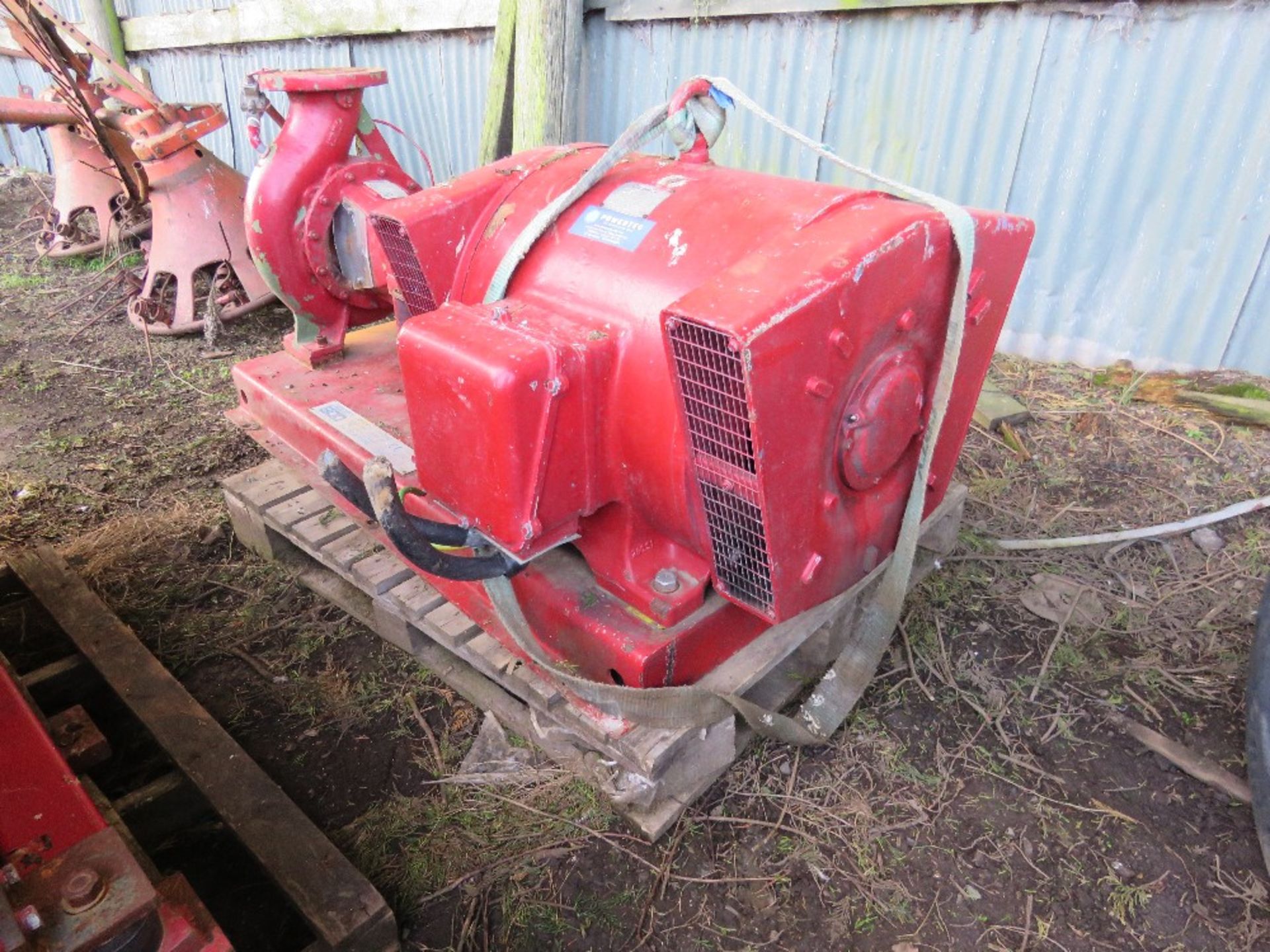 STERLING 3 PHASE POWERED FIRE PUMP. POWERED BY BROOK HANSEN 132KW MOTOR.....THIS LOT IS SOLD UNDER T - Image 2 of 8