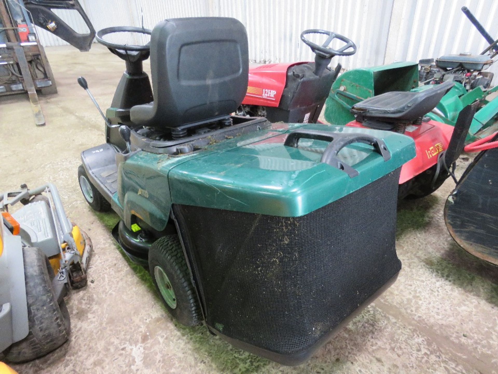 ATCO RIDER RIDE ON MOWER WITH COLLECTOR. WHEN BRIEFLY TESTED WAS SEEN TO RUN, DRIVE AND MOWERS ENGAG - Image 4 of 6