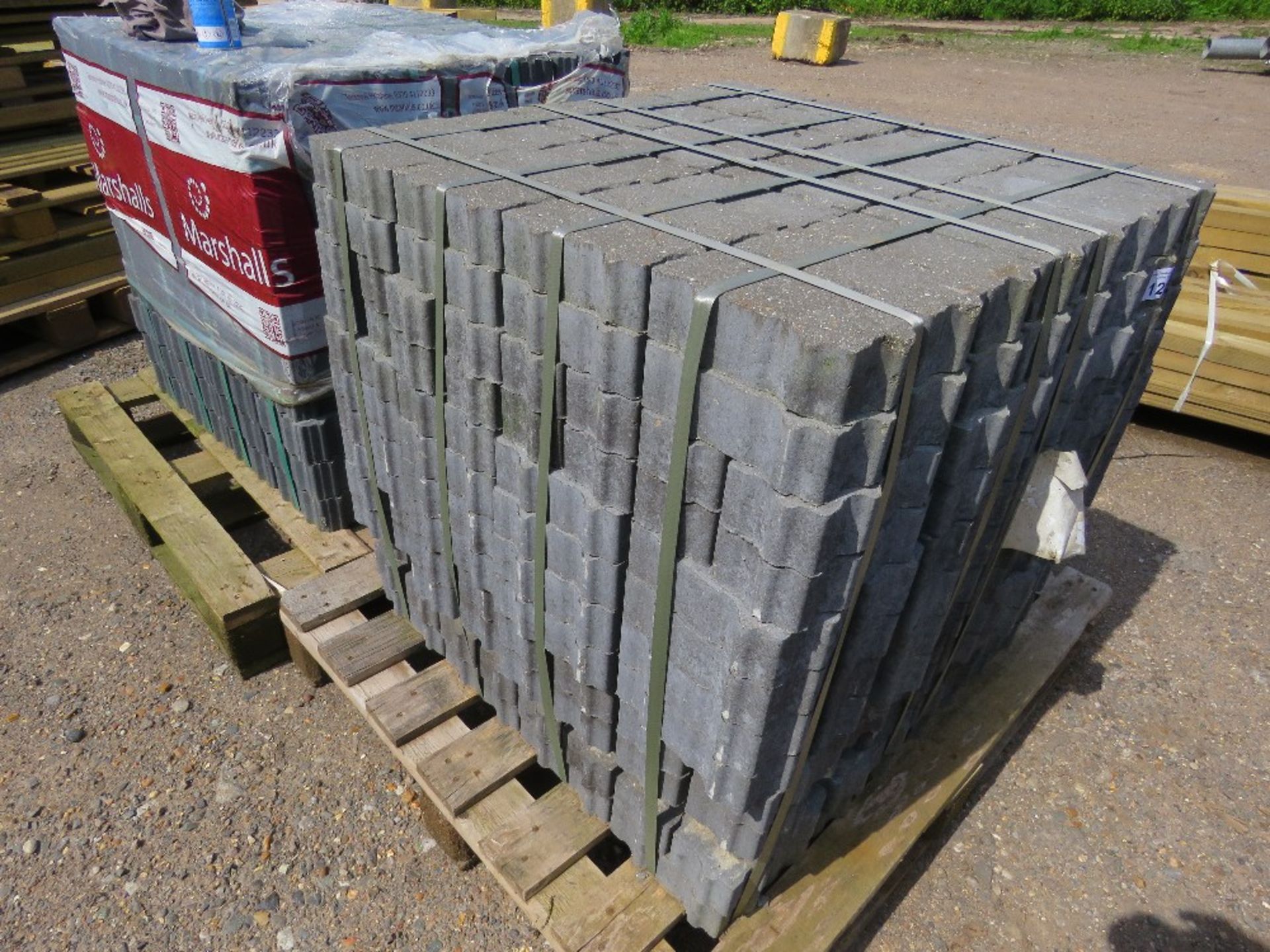 2NO PACKS OF MARSHALL PRIORA CHARCOAL BLOCK PAVERS 200X100X80MM. SOURCED FROM COMPANY LIQUIDATION.