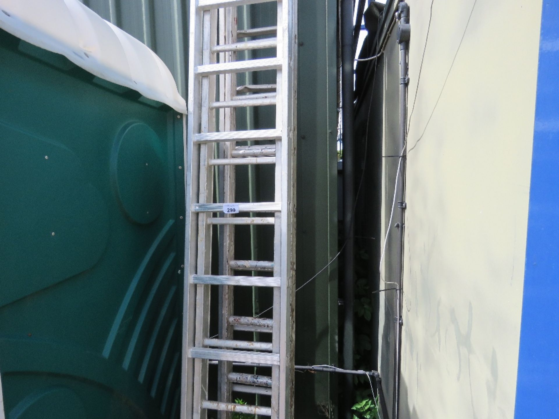 4NO ALUMINIUM SINGLE STAGE LADDERS SECTIONS. - Image 3 of 3