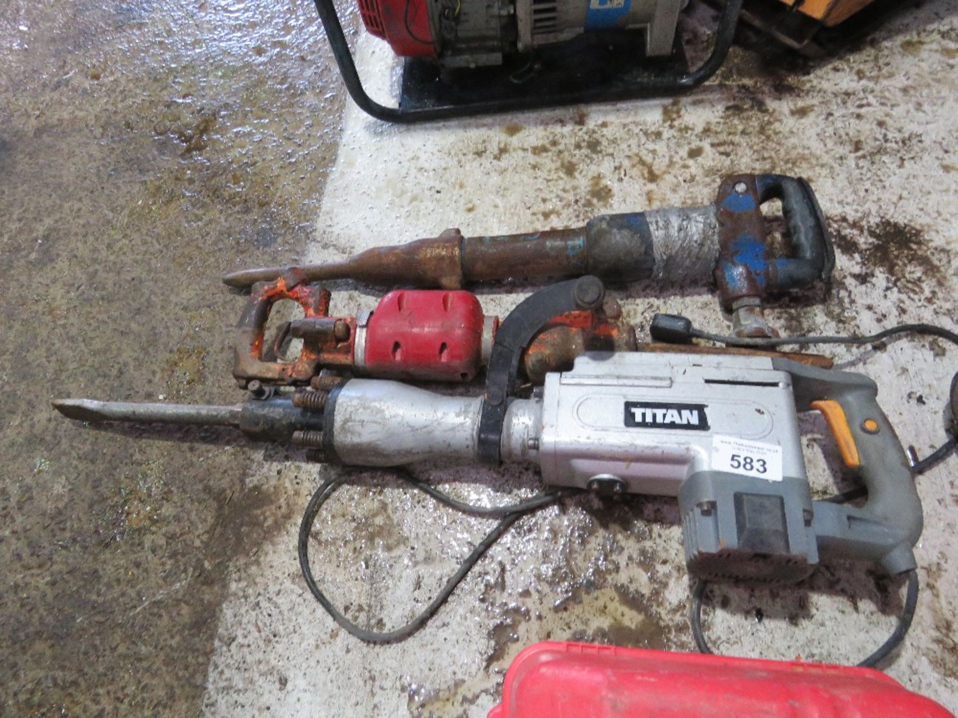 2 X AIR PICKS / DEMOLITION HAMMERS PLUS A TITAN 240VOLT BREAKER.....THIS LOT IS SOLD UNDER THE AUCTI