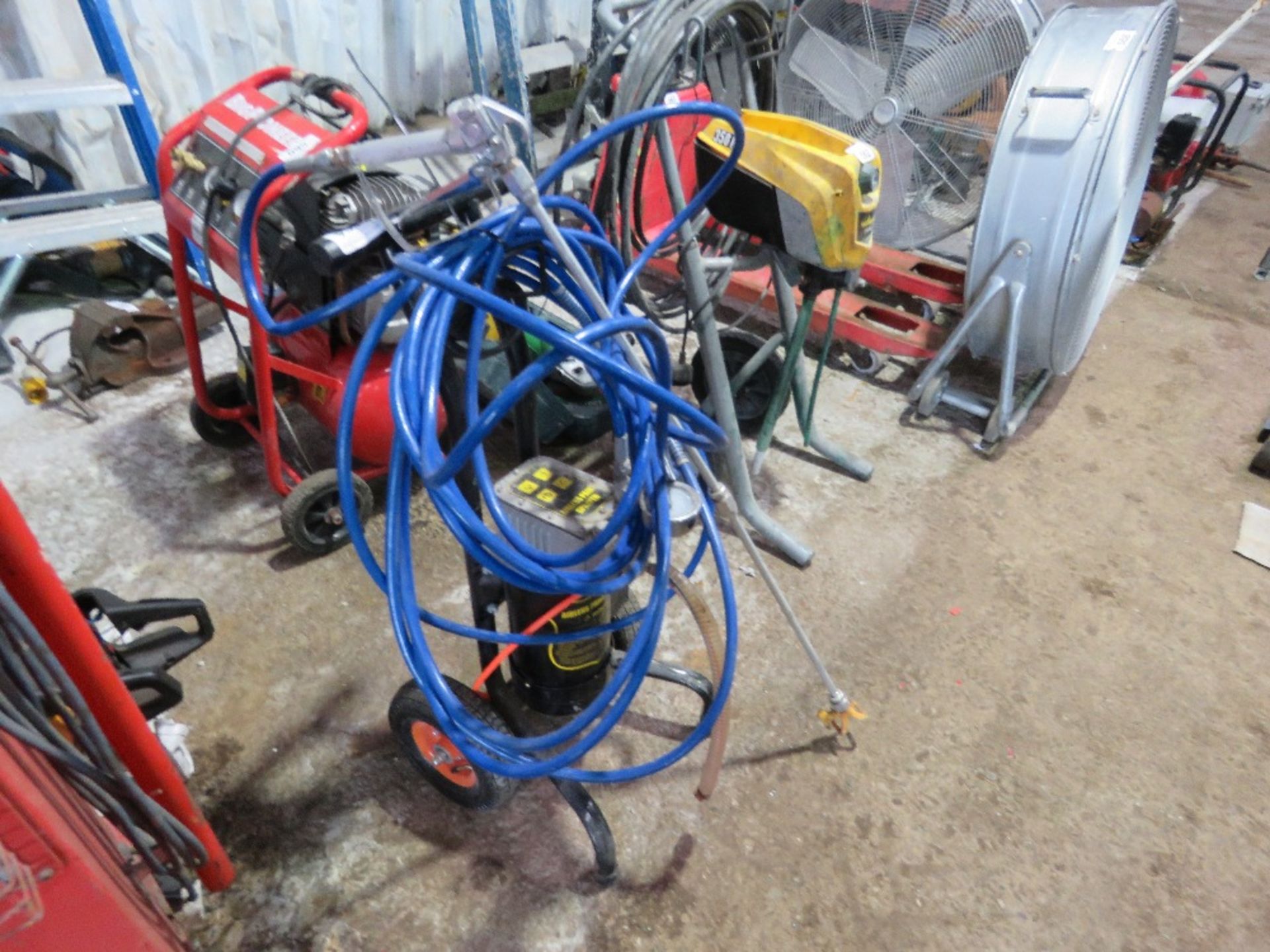 AIRLESS SPRAYER UNIT, 240VOLT POWERED.....THIS LOT IS SOLD UNDER THE AUCTIONEERS MARGIN SCHEME, THER - Image 2 of 6