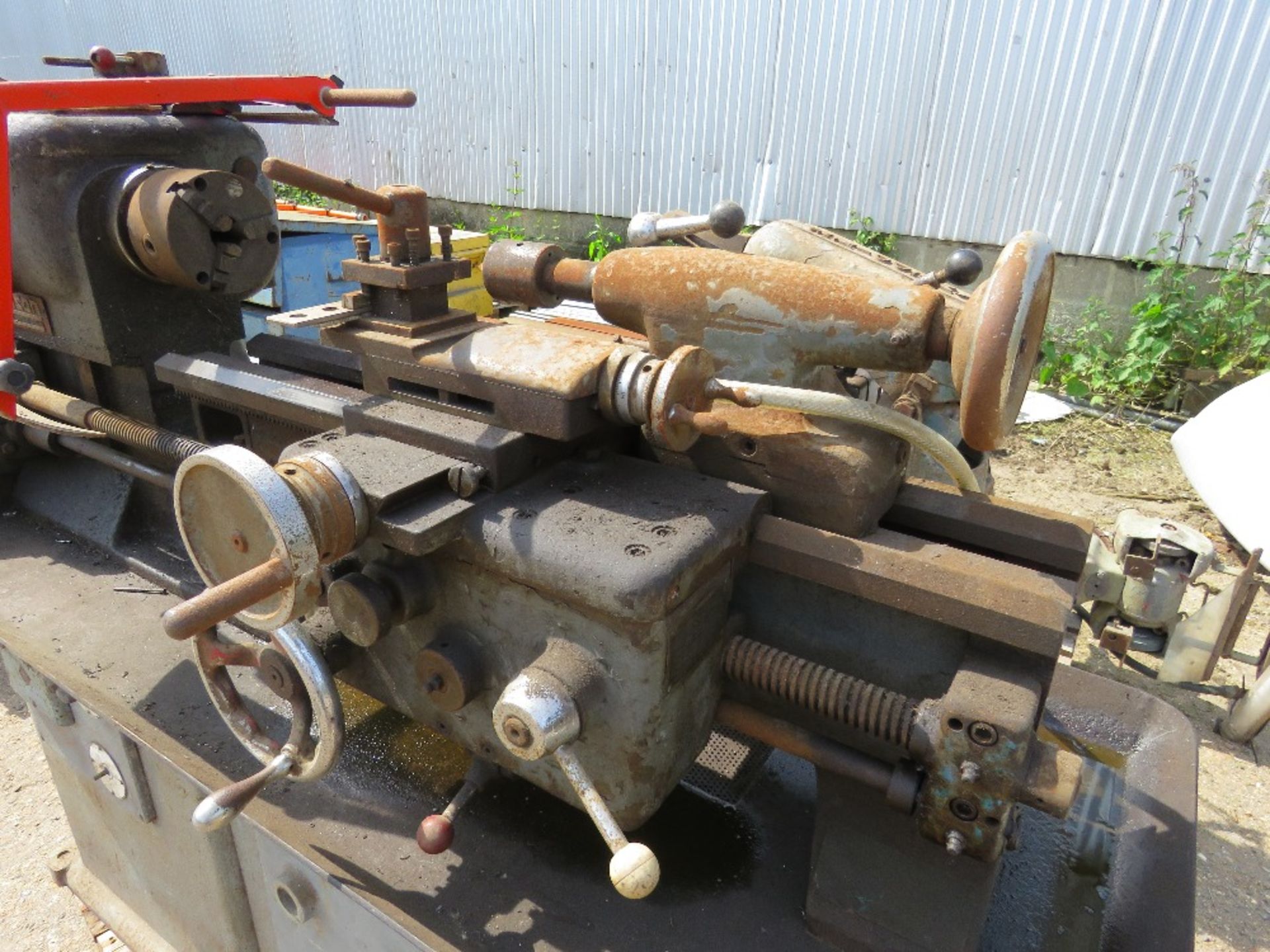 HARRISON 3 PHASE POWERED WORKSHOP LATHE.....THIS LOT IS SOLD UNDER THE AUCTIONEERS MARGIN SCHEME, TH - Image 4 of 8