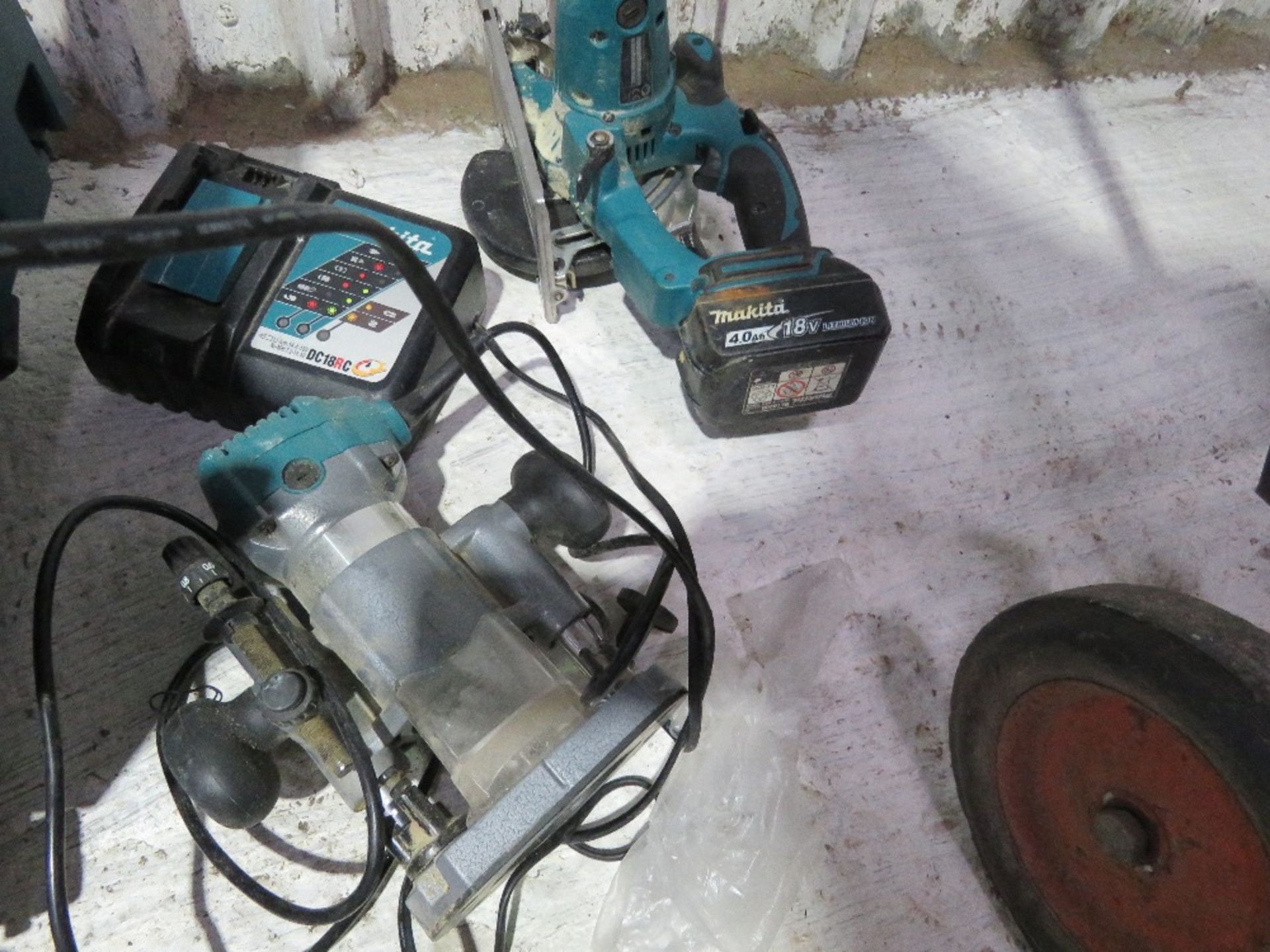 MAKITA TOOLS X 3: BATTERY CIRCULAR SAW, ELECTRIC ROUTER & CORE DRILL. - Image 4 of 9