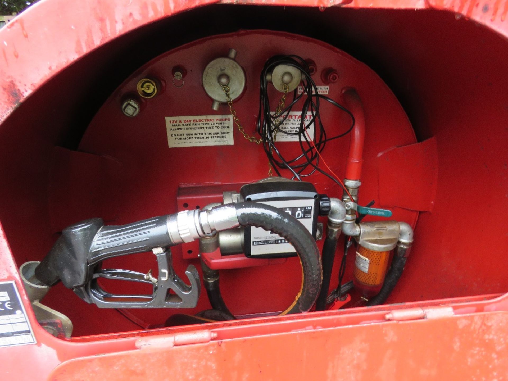 FUEL PROOF 500 LITRE TRACTOR FRONT LINKAGE MOUNTED BUNDED FUEL TANK. YEAR 2019 BUILD WITH PIUSI 12VO - Image 8 of 8