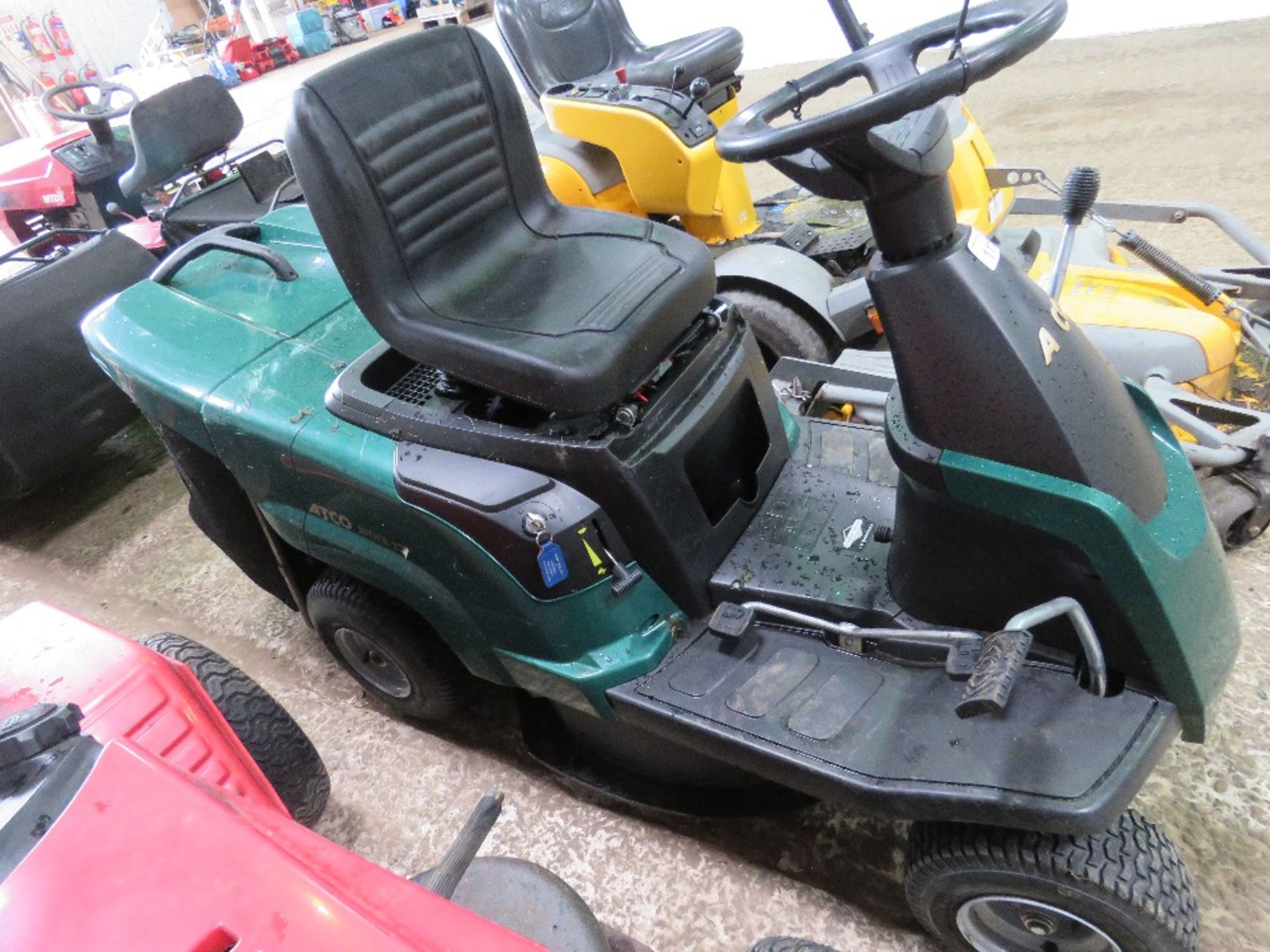 ATCO RIDER RIDE ON MOWER WITH COLLECTOR. WHEN BRIEFLY TESTED WAS SEEN TO RUN, DRIVE AND MOWERS ENGAG - Image 2 of 6