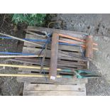 QUANTITY OF ASSORTED HAND TOOLS INCLUDING 2NO HOLE DIGGING SPADES ETC.....THIS LOT IS SOLD UNDER THE