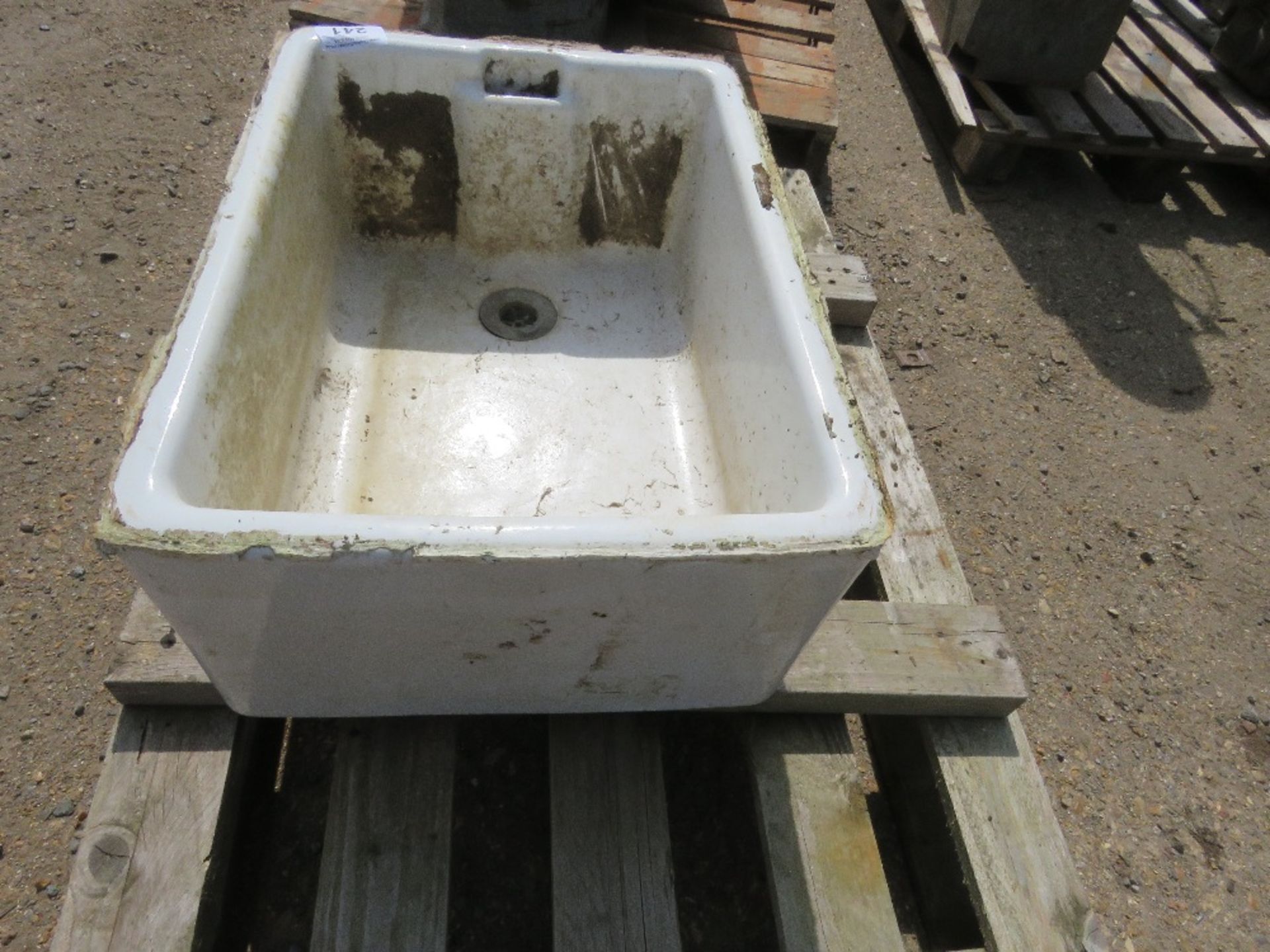 BULTLER SINK / GARDEN PLANTER.....THIS LOT IS SOLD UNDER THE AUCTIONEERS MARGIN SCHEME, THEREFORE NO - Image 2 of 4