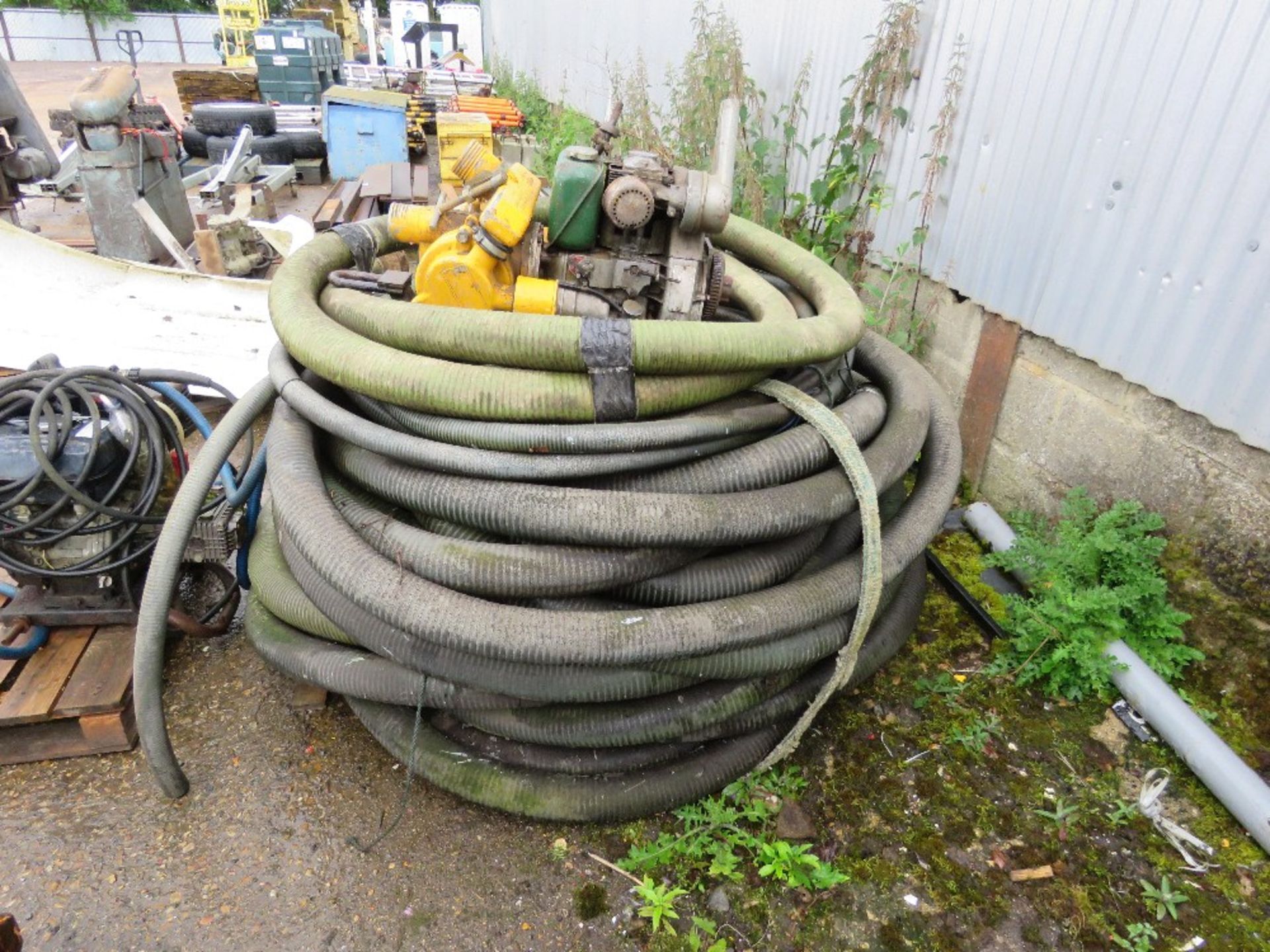 SPATE DIESEL WATER PUMP PLUS A PALLET OF SUCTION HOSES.....THIS LOT IS SOLD UNDER THE AUCTIONEERS MA - Image 4 of 5