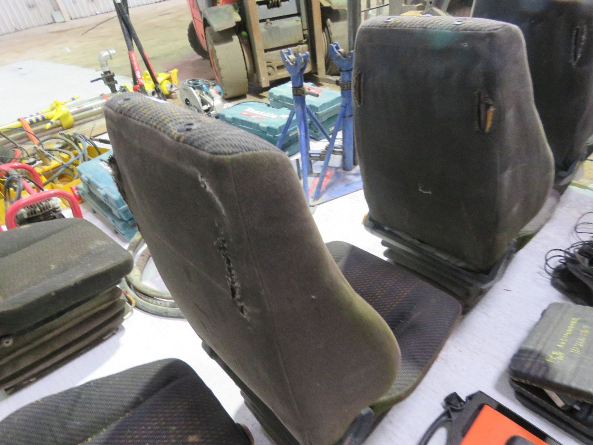 ISRI ADJUSTABLE MACHINE / TRUCK DRIVERS SEAT.....THIS LOT IS SOLD UNDER THE AUCTIONEERS MARGIN SCHEM - Image 3 of 3