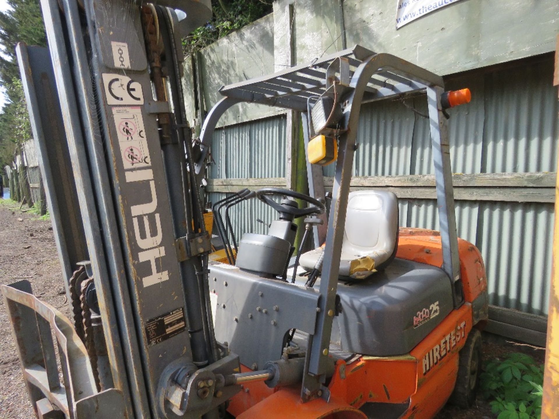 HELI CPCD25 DIESEL ENGINED FORKLIFT TRUCK WITH CONTAINER SPEC MAST/FREE LIFT. 2.5 TONNE LIFT CAPACIT - Image 5 of 14